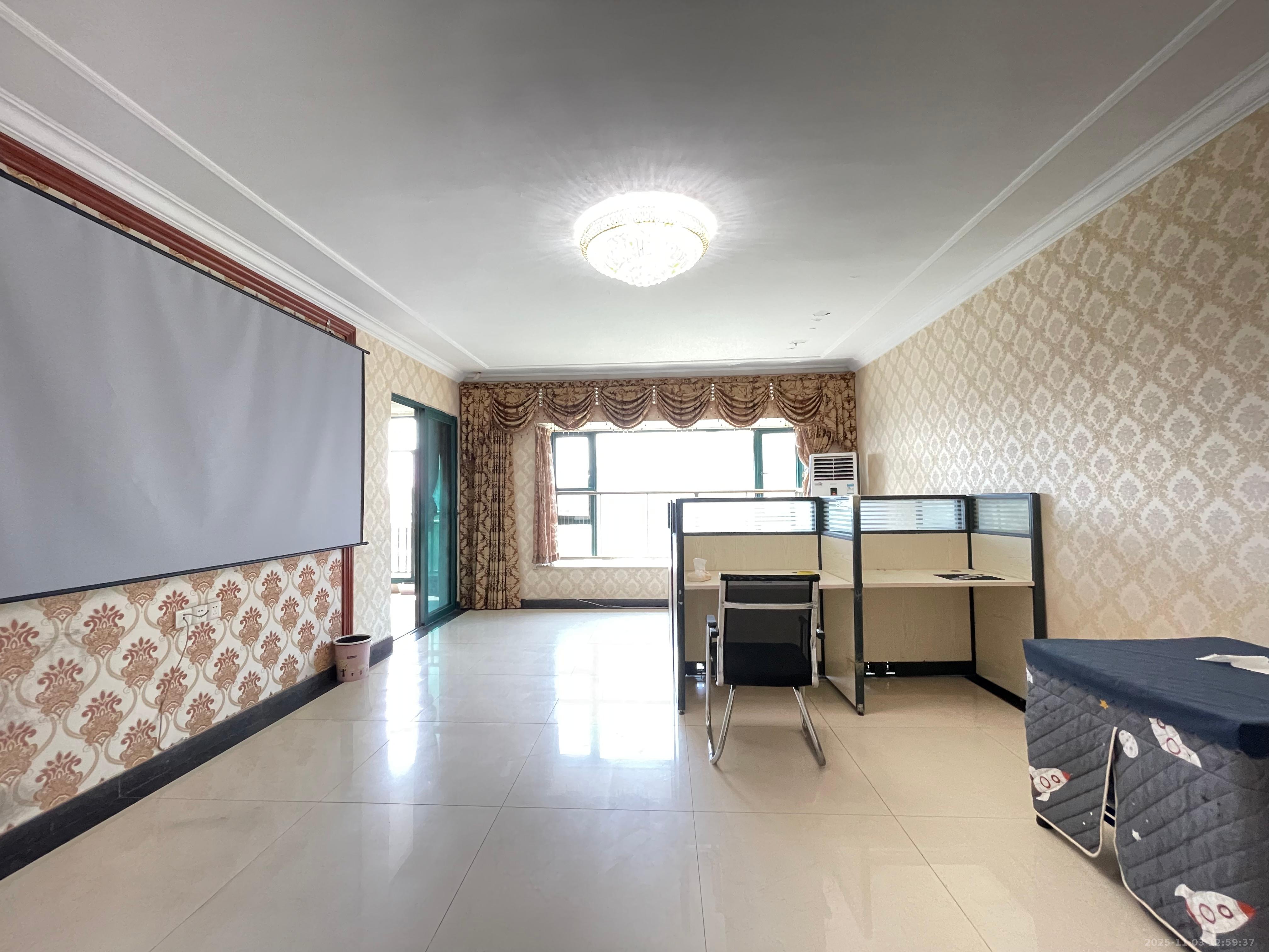 恒大名都  5室2厅4卫    3800.0元/月