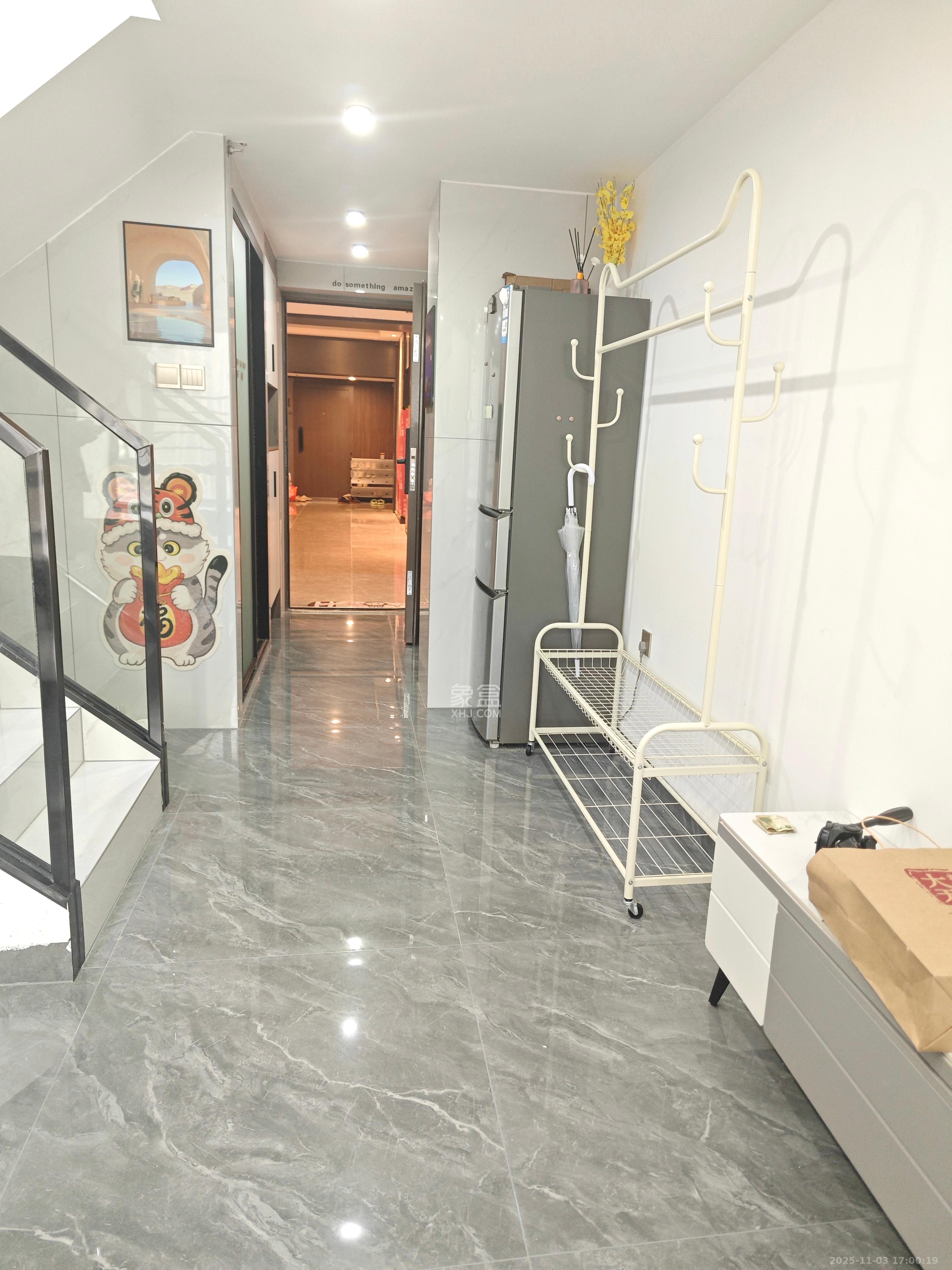 龙湖铂金岛  2室1厅1卫    2300.0元/月室内图