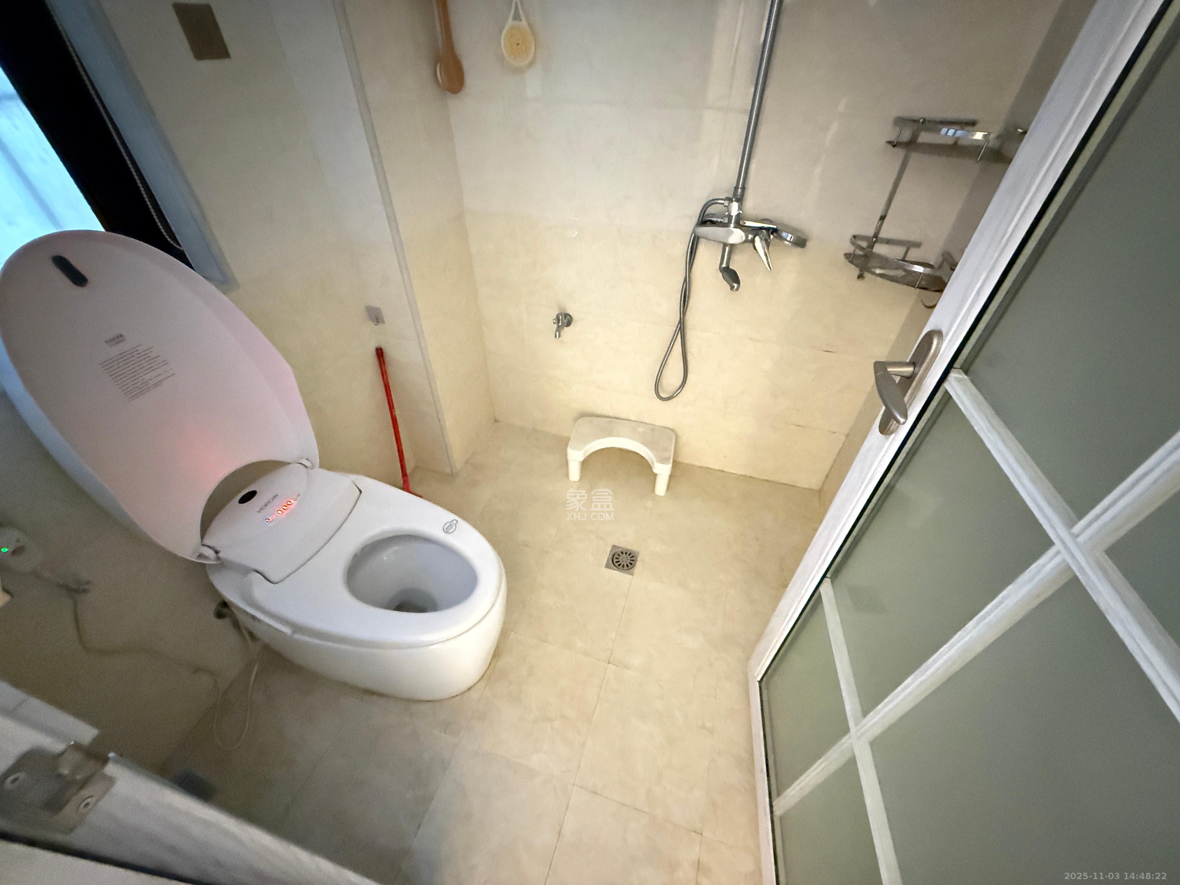 绿地之窗 2室2厅1卫 2200.0元/月 绿地之窗 2室2厅1卫 2200.0元/月室内图