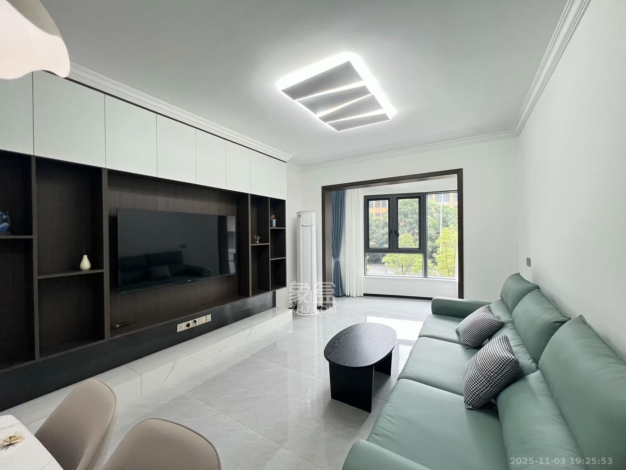 嘉雨东苑  2室1厅1卫    2900.0元/月室内图