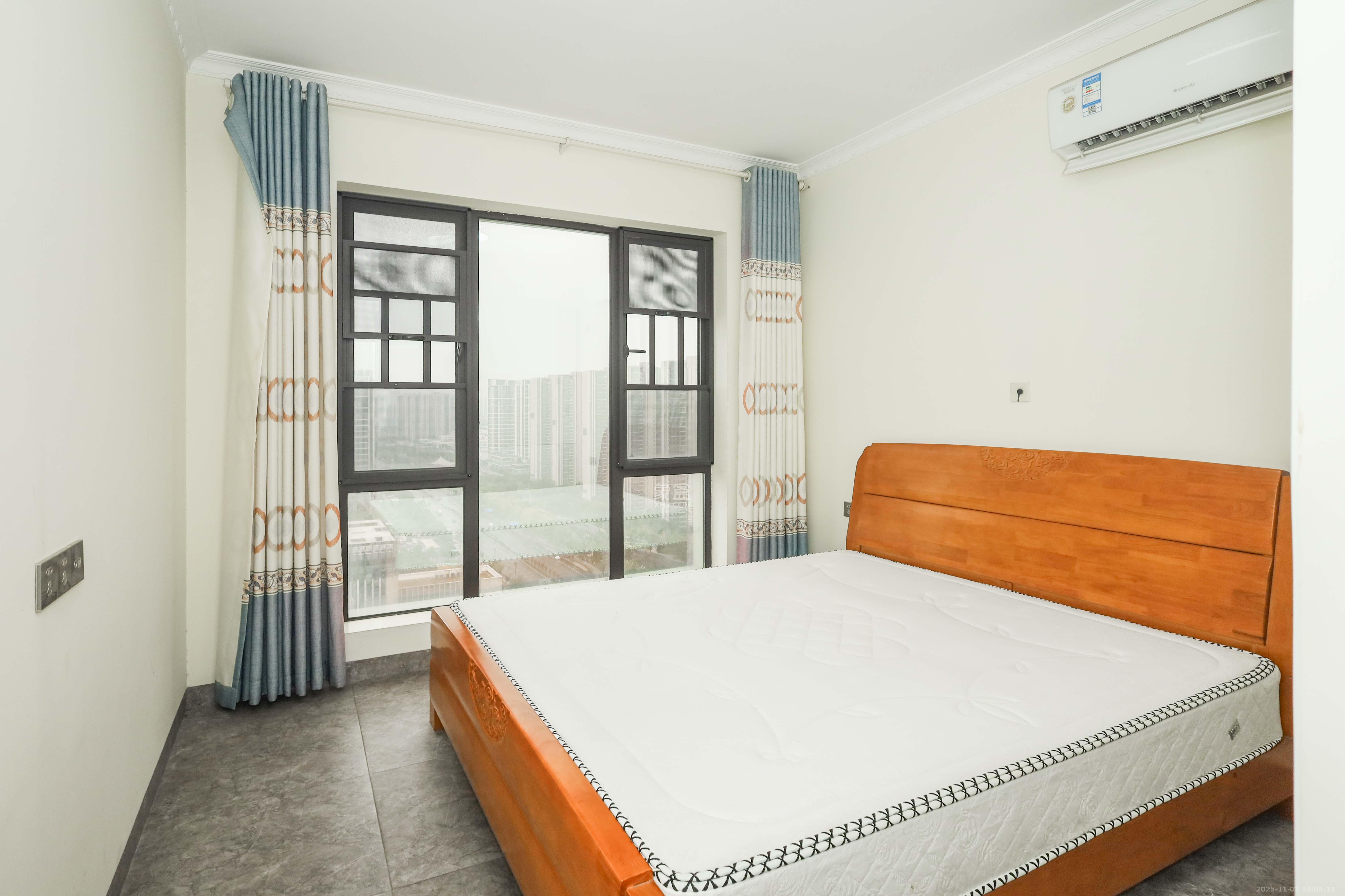 麓谷星辰 3室2厅1卫 88.0万 麓谷星辰 3室2厅1卫 88.0万卧室