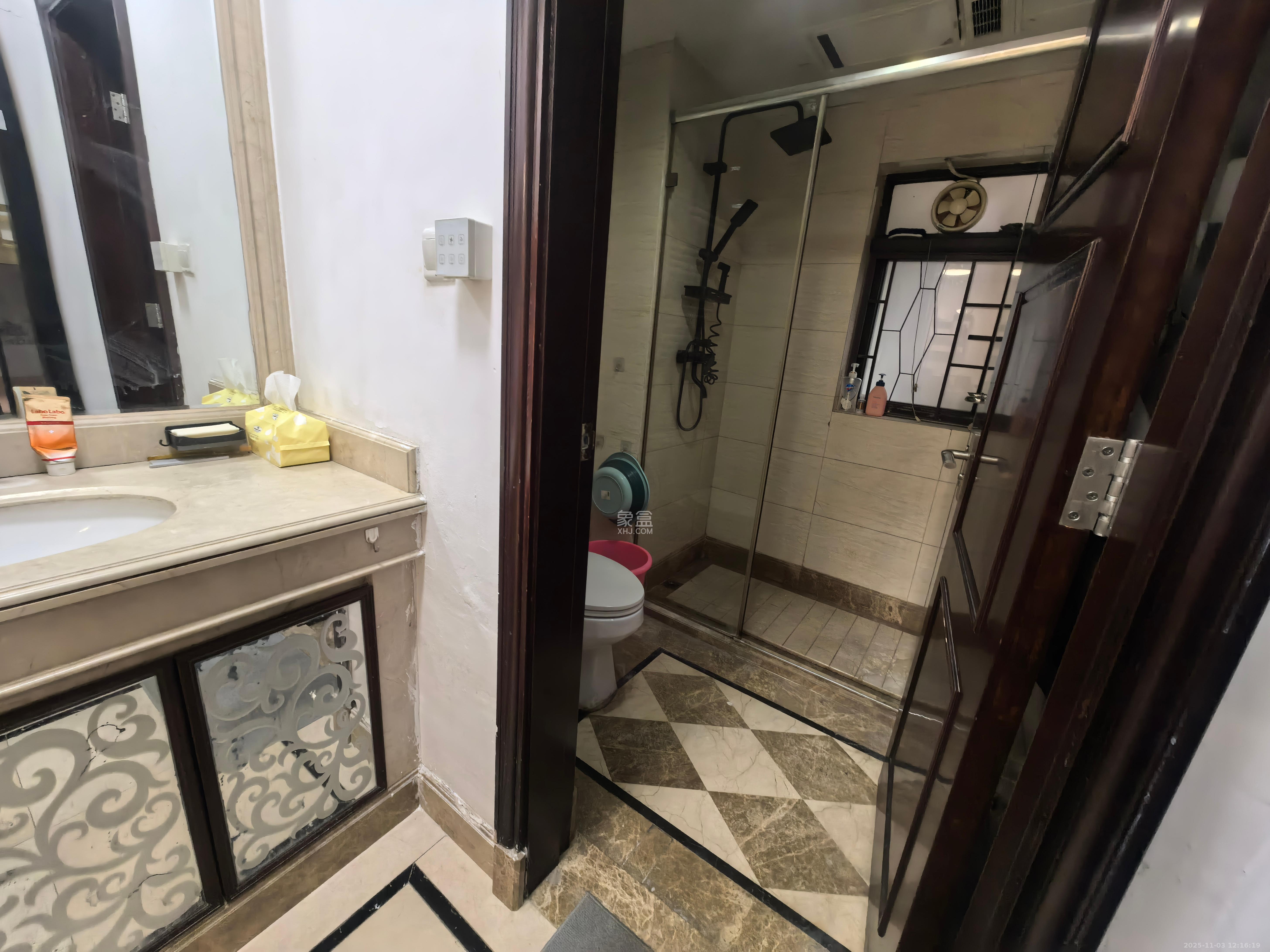 中海国际一期  3室2厅1卫    1900.0元/月室内图