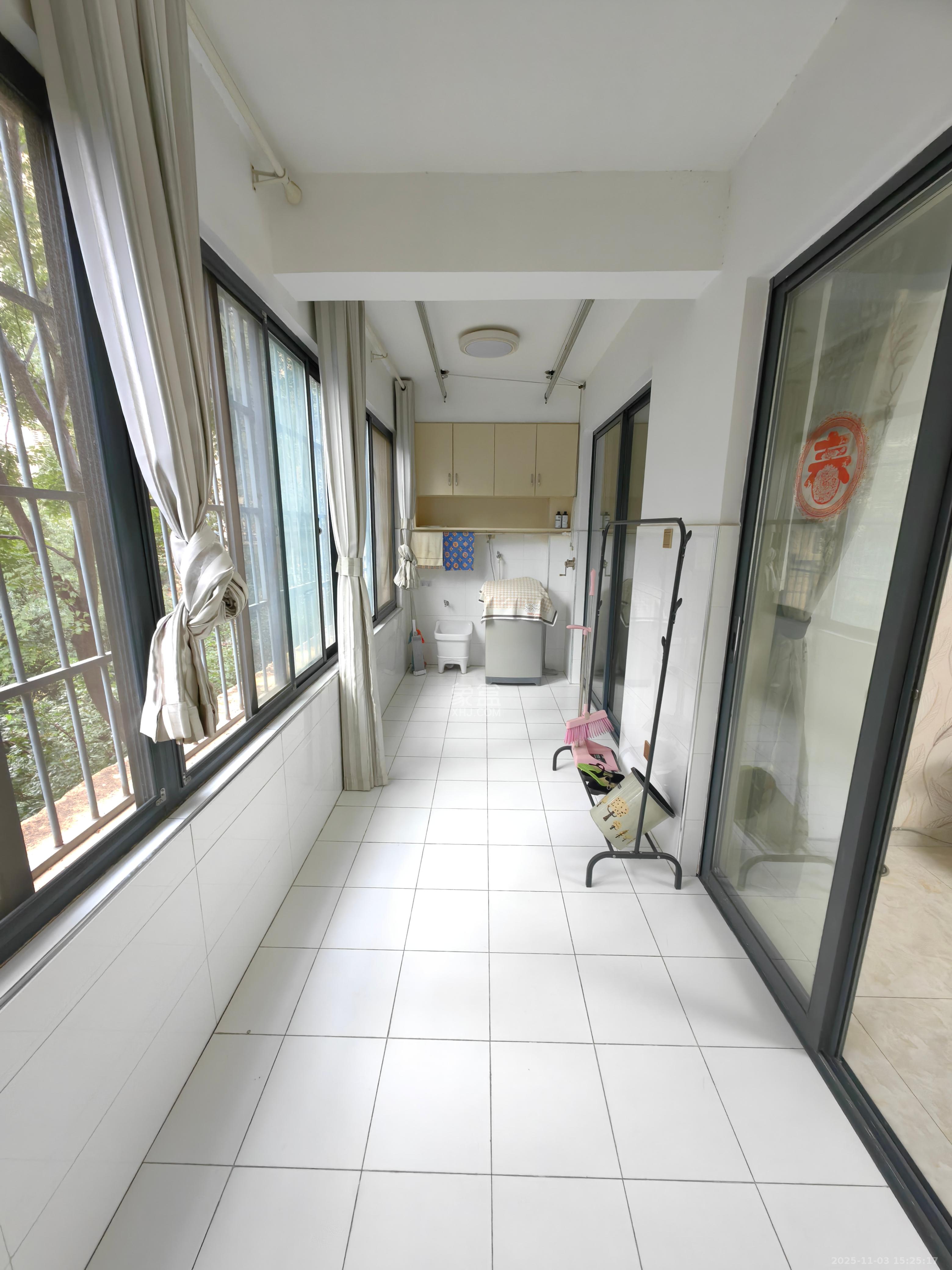 中建芙蓉嘉苑  3室2厅2卫    2800.0元/月室内图