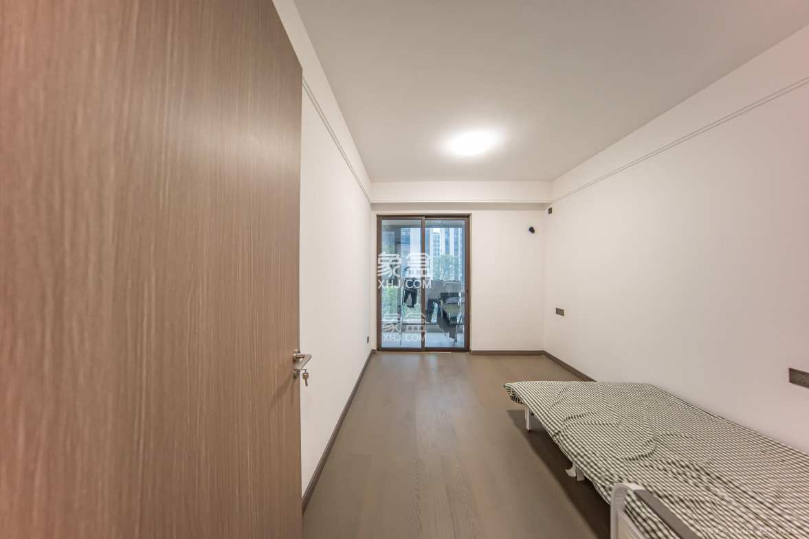 旭辉国宸府 4室2厅2卫 168.0万 旭辉国宸府 4室2厅2卫 168.0万卧室