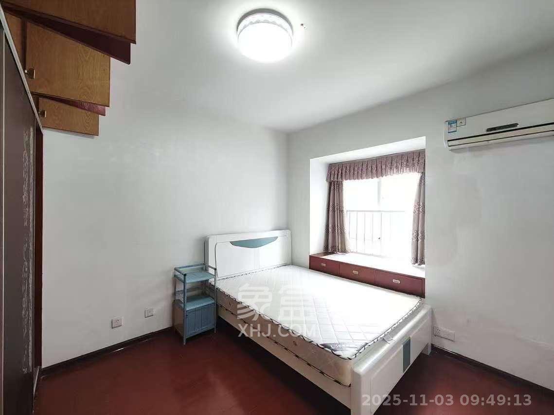 麓山润城  2室2厅1卫    2000.0元/月室内图