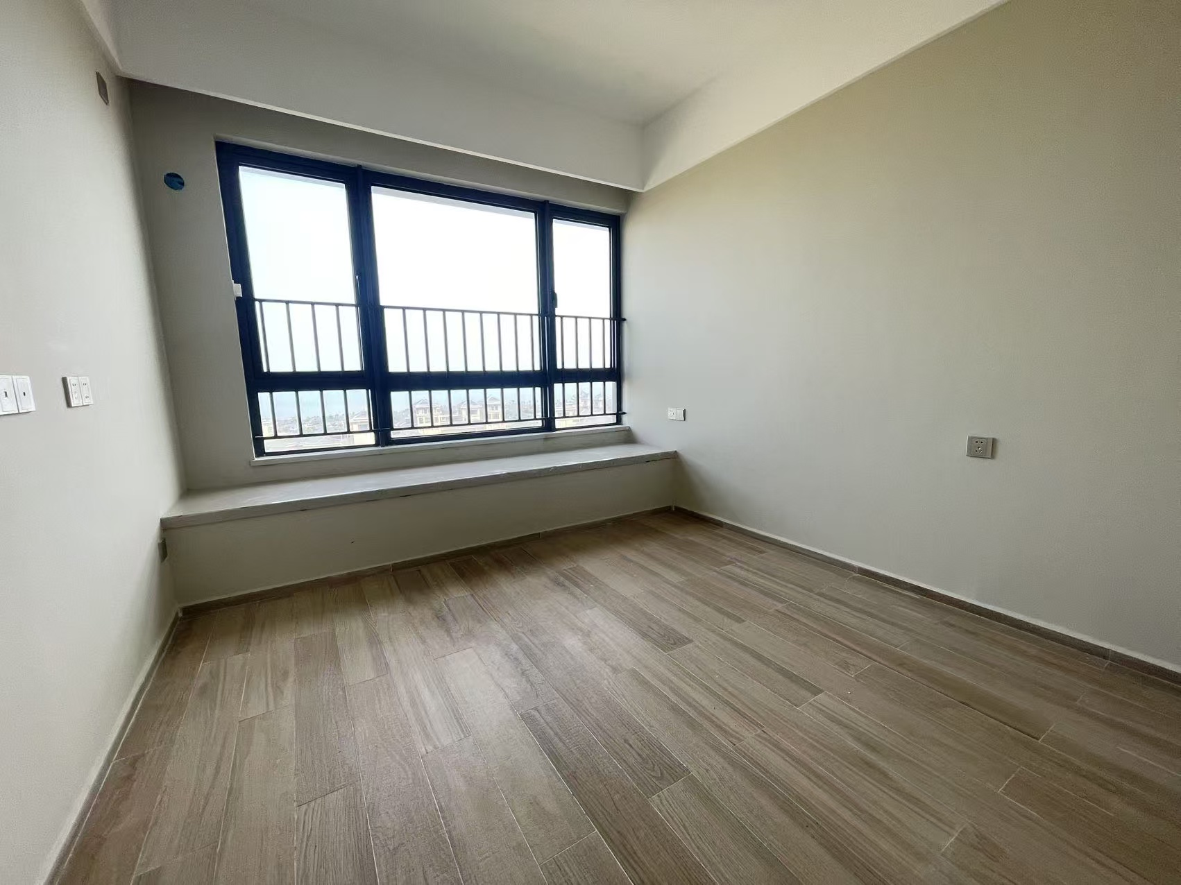 大华锦绣海岸三期  3室2厅2卫    228.0万室内图