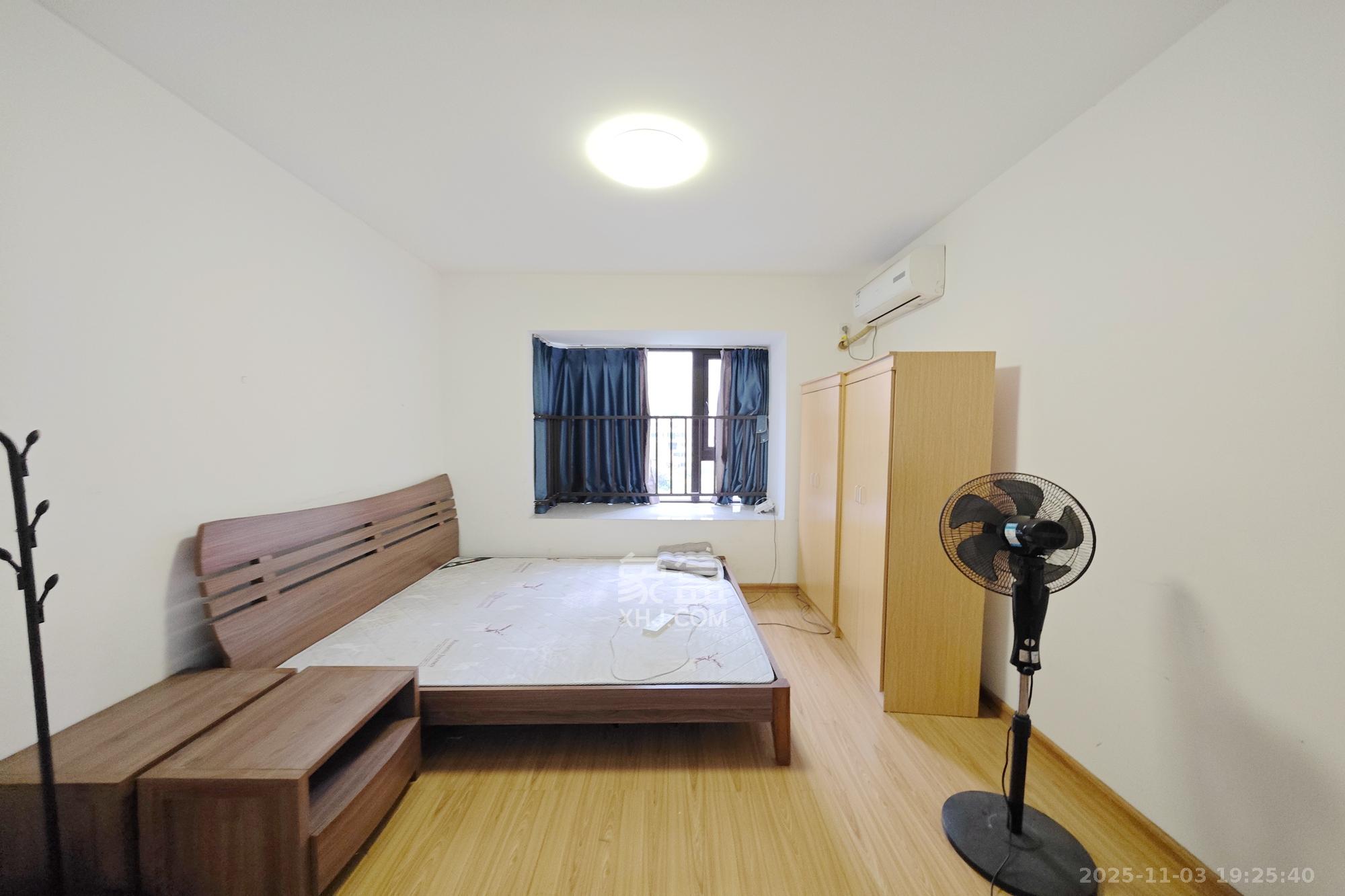 保利大都汇一期、二期  1室0厅0卫    152.0万卧室