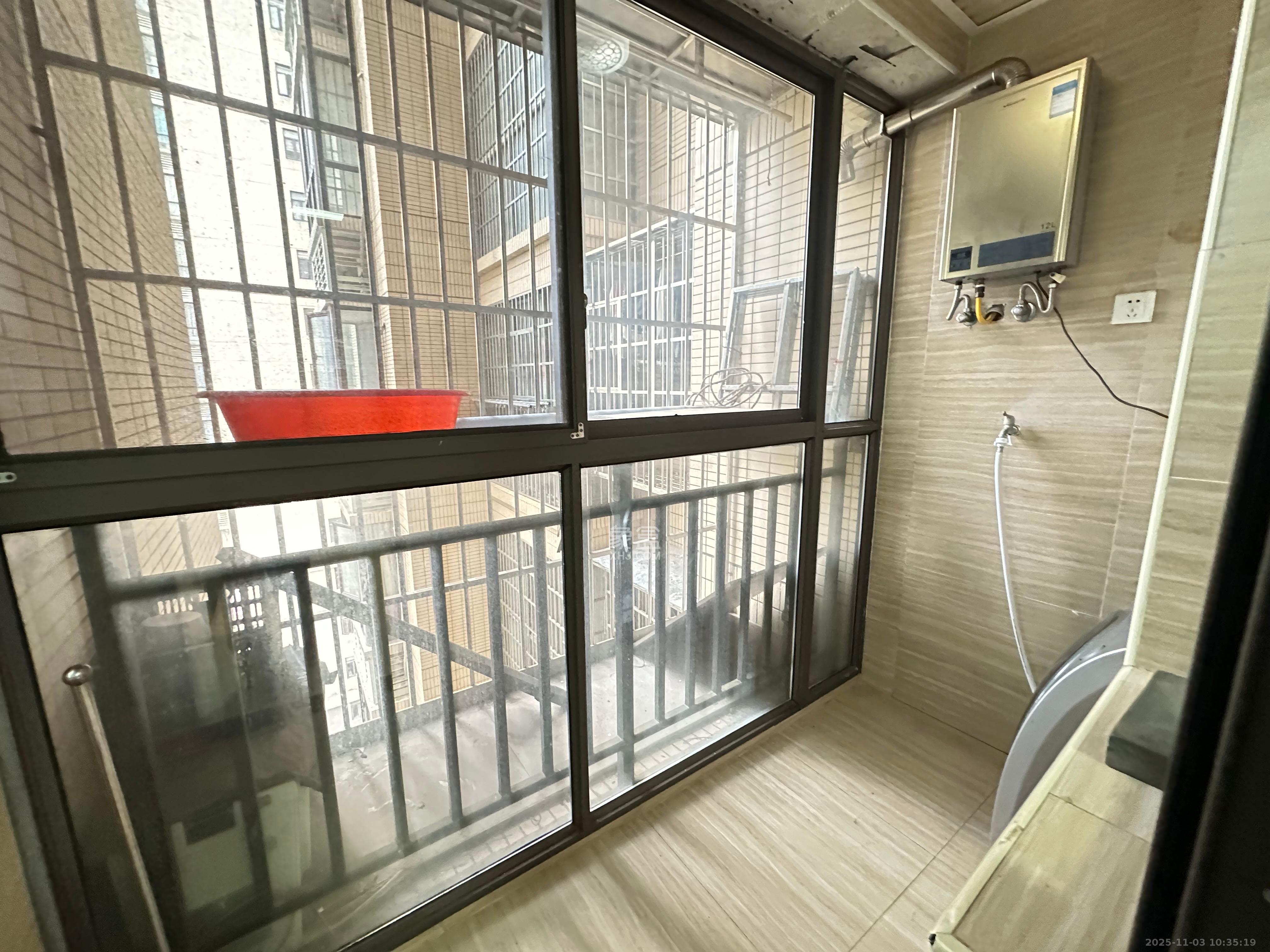 七里香榭 3室2厅1卫 2300.0元/月 七里香榭 3室2厅1卫 2300.0元/月室内图