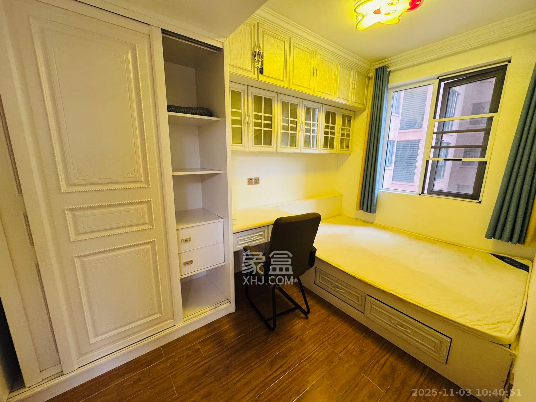 丽发新城  2室2厅1卫    1800.0元/月室内图