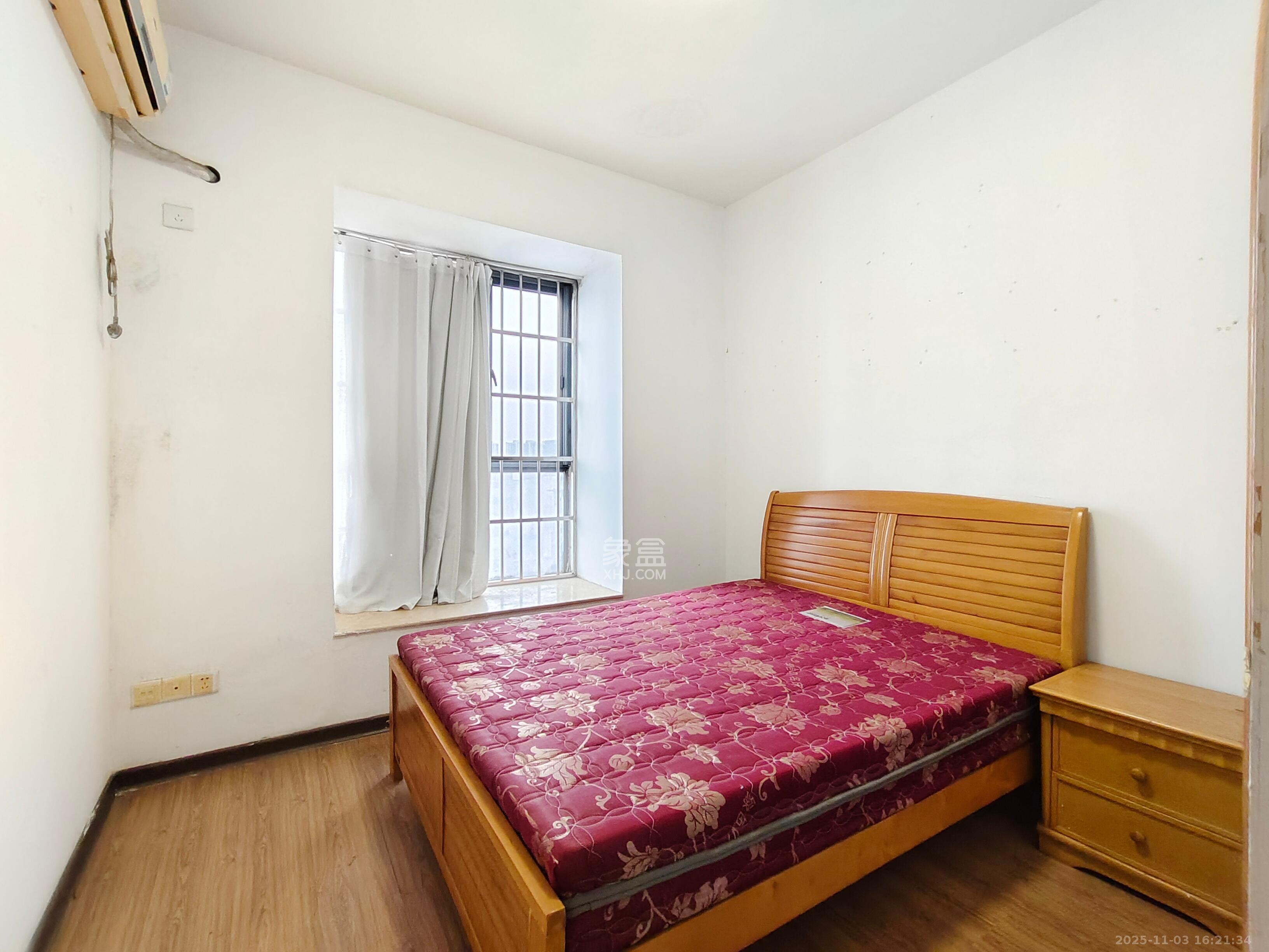 银港水晶城  3室2厅2卫    2500.0元/月室内图