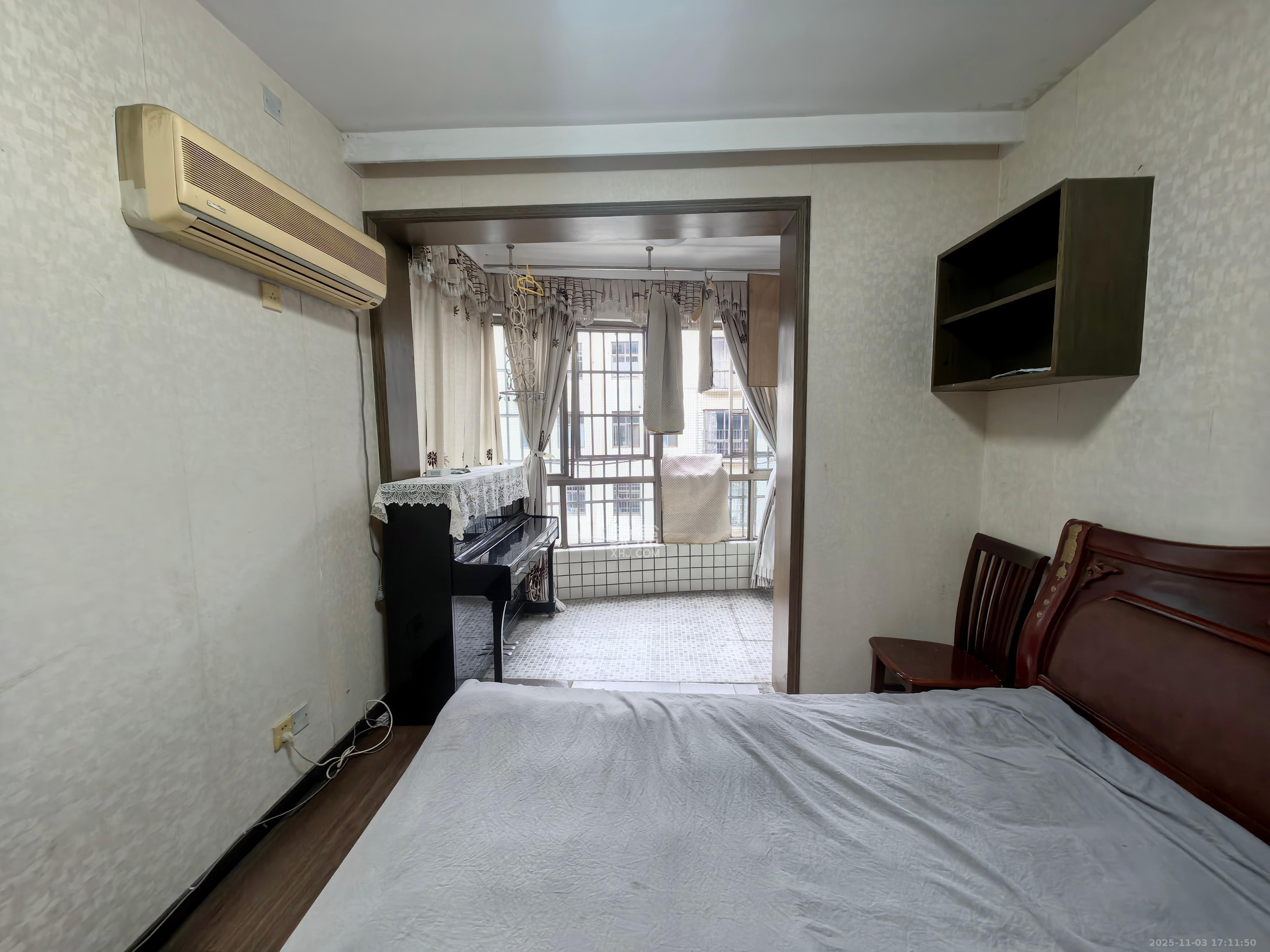 金峰小区南院  3室2厅2卫    1900.0元/月 金峰小区南院  3室2厅2卫    1900.0元/月室内图