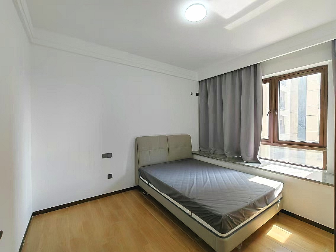 海航豪庭南苑  3室2厅1卫    6900.0元/月室内图