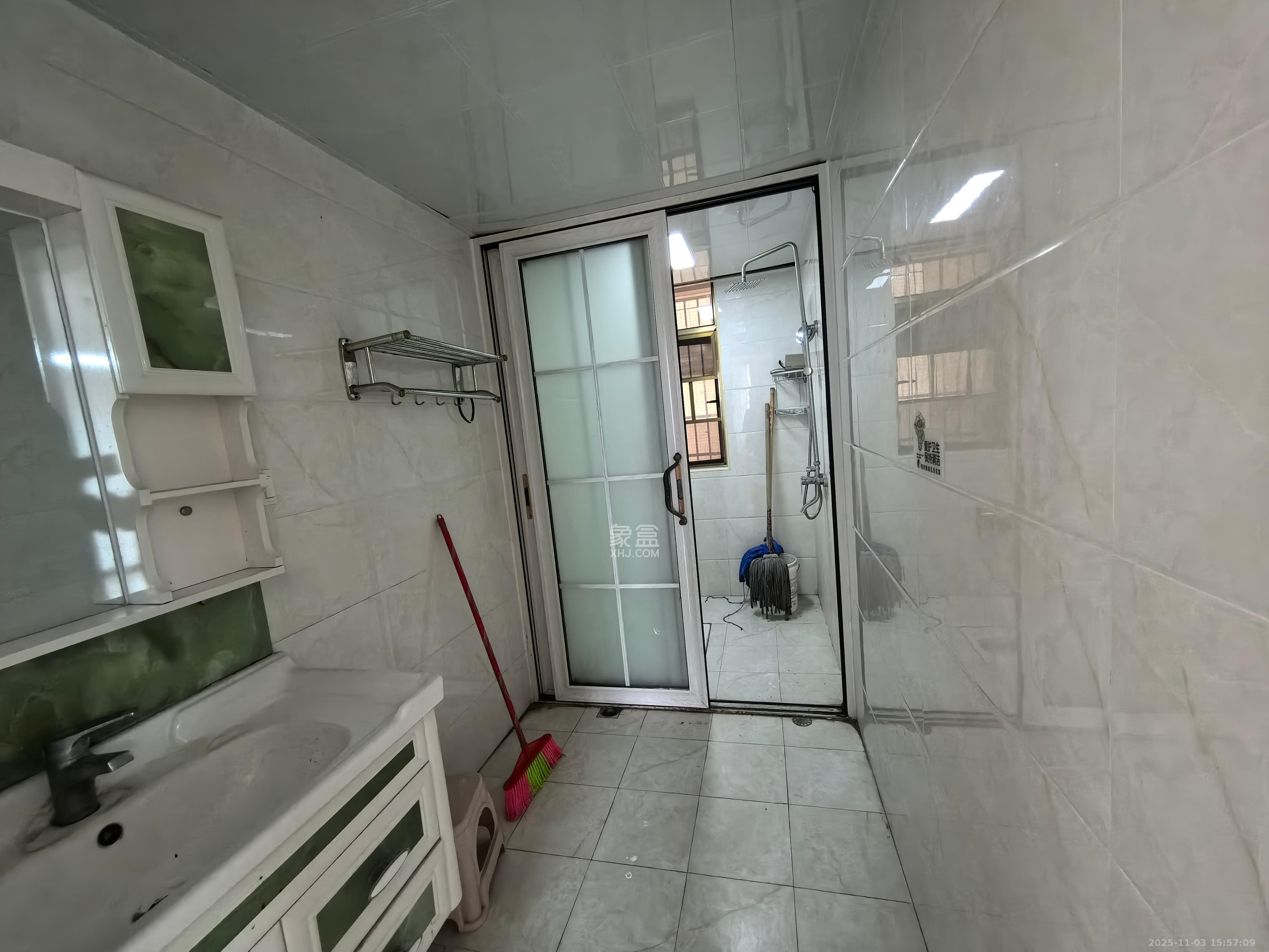 江山帝景雅典  4室2厅2卫    2500.0元/月室内图