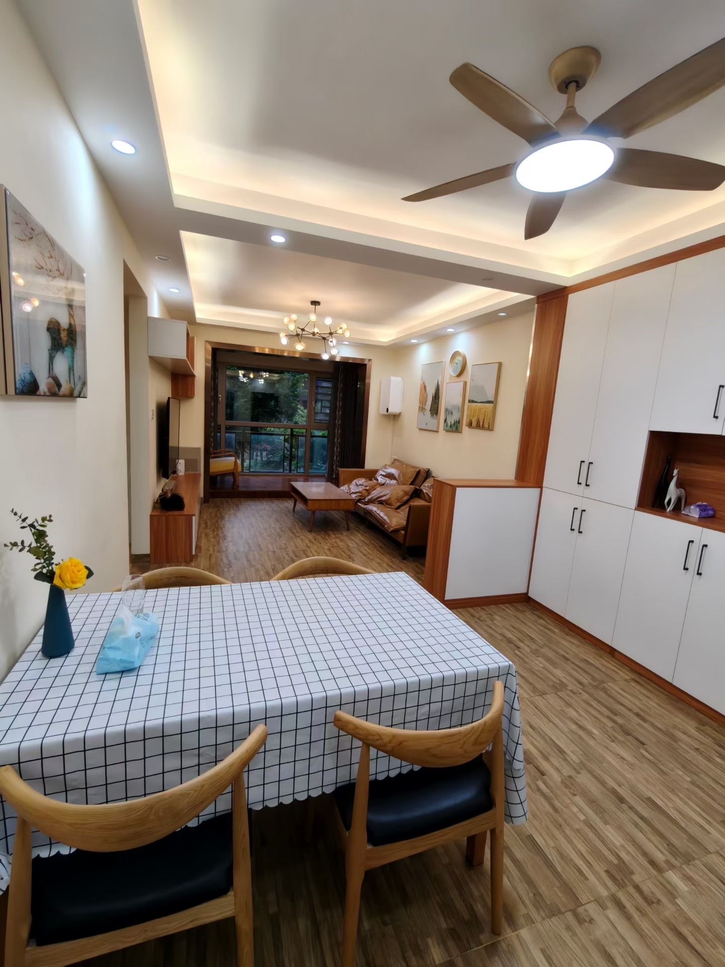 怡和湖城大境 2室2厅1卫 3500.0元/月 怡和湖城大境 2室2厅1卫 3500.0元/月室内图