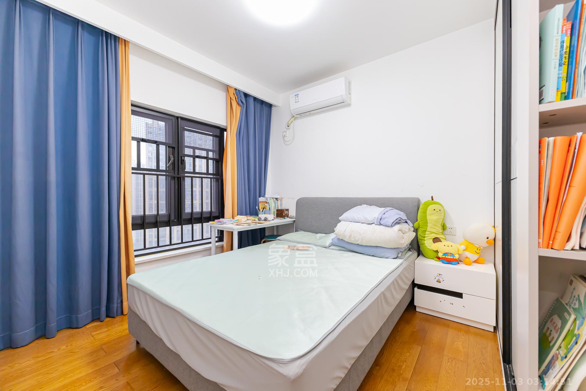 时代倾城三期  3室2厅2卫    95.0万卧室