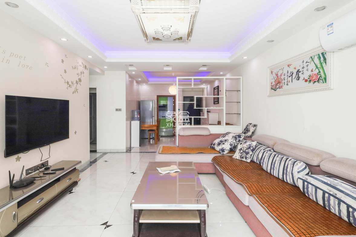 麓谷星辰 3室2厅1卫 88.0万 麓谷星辰 3室2厅1卫 88.0万客厅