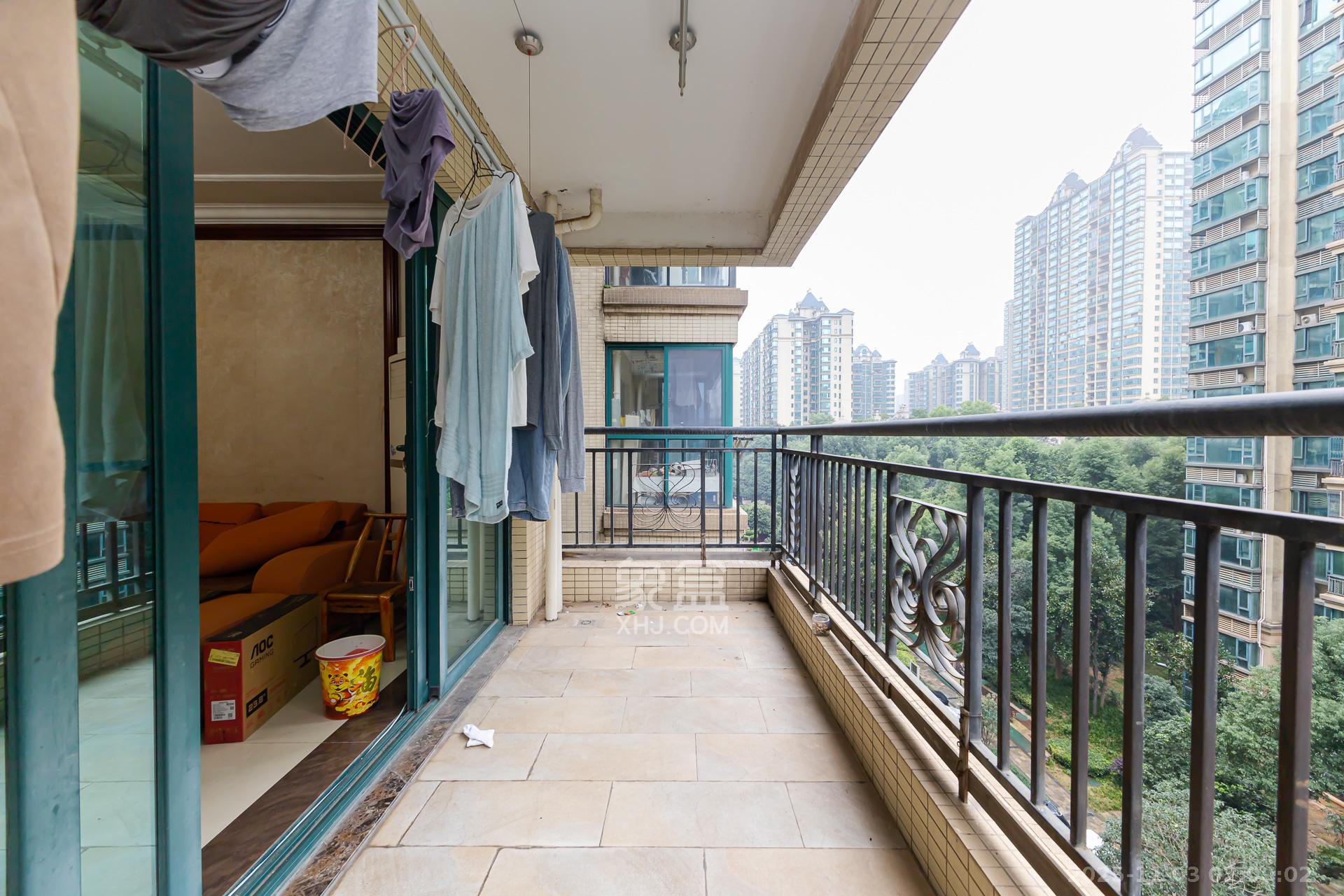 恒大名都  4室2厅2卫    75.8万 恒大名都  4室2厅2卫    75.8万阳台