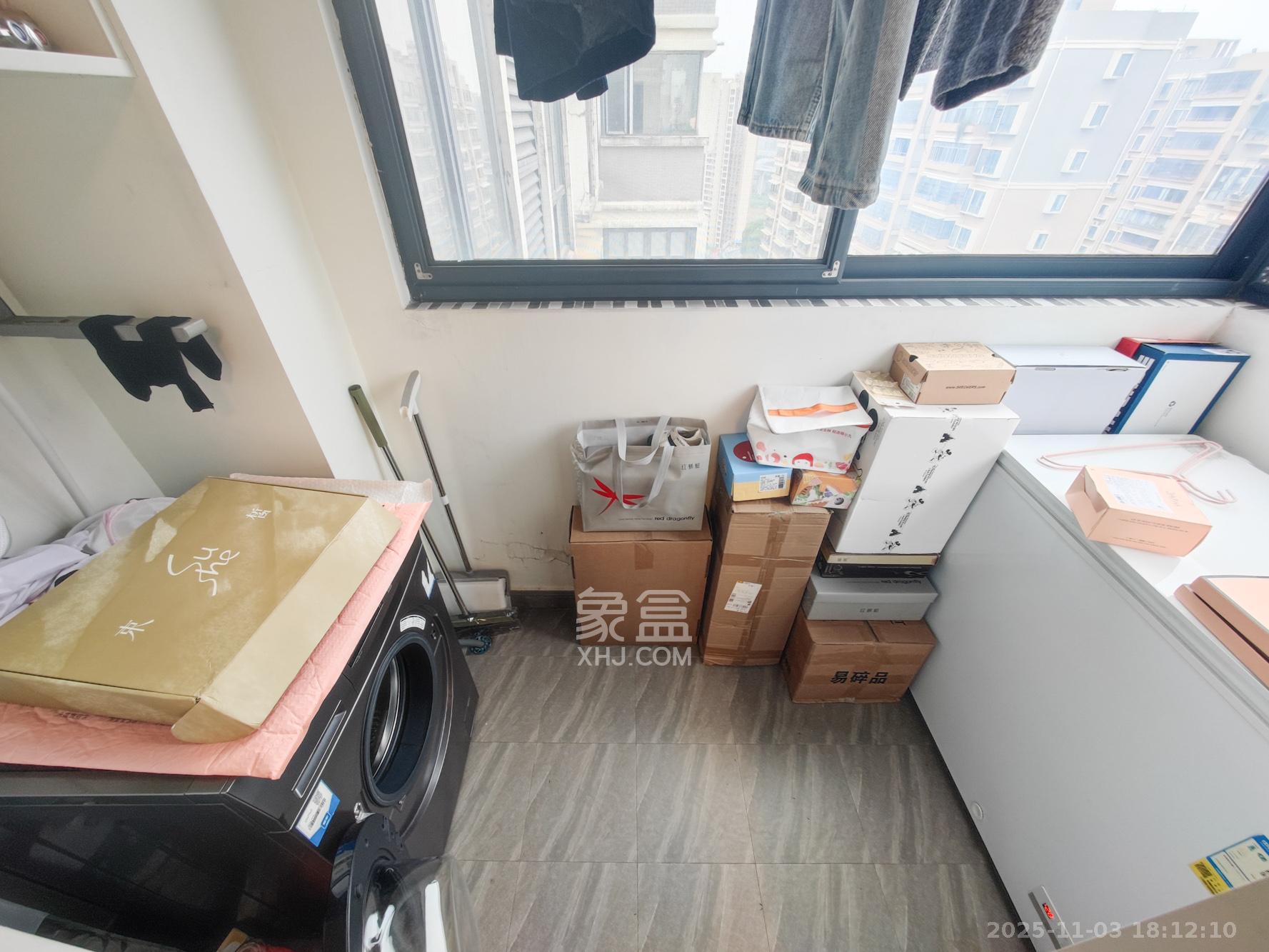 森林城  4室2厅2卫    190.0万阳台