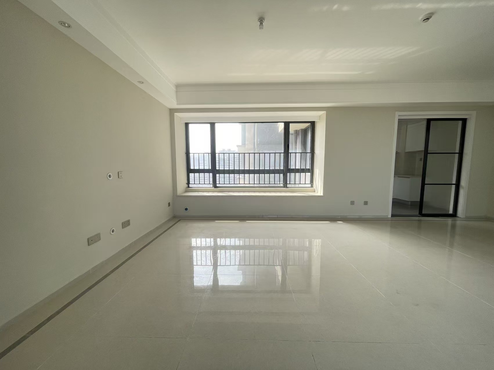 大华锦绣海岸三期  3室2厅2卫    228.0万室内图