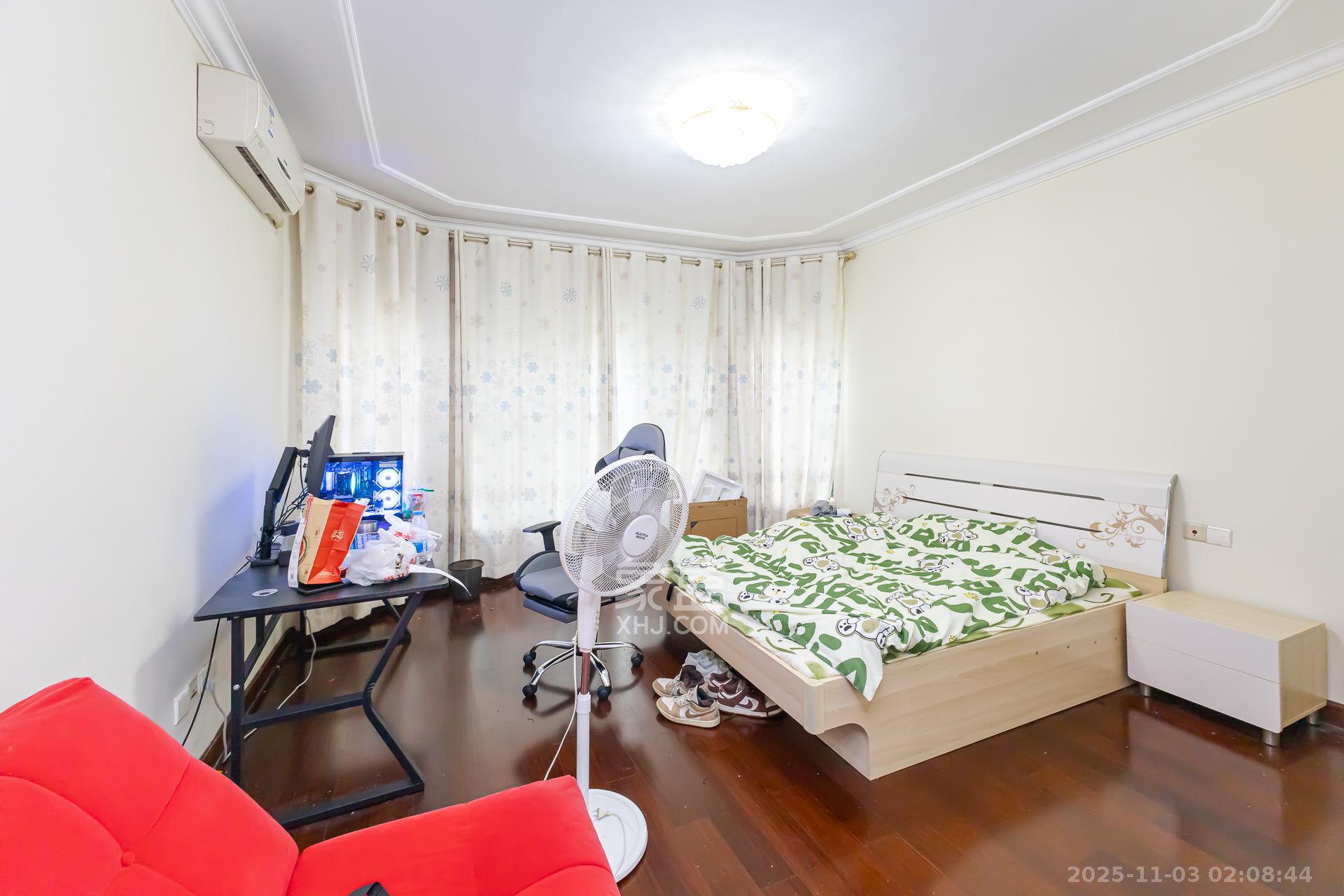 恒大名都  4室2厅2卫    75.8万 恒大名都  4室2厅2卫    75.8万卧室