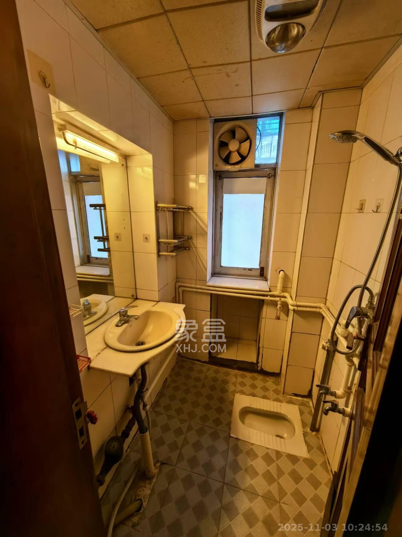 曙光路口建行宿舍 2室1厅1卫 1300.0元/月 曙光路口建行宿舍 2室1厅1卫 1300.0元/月室内图