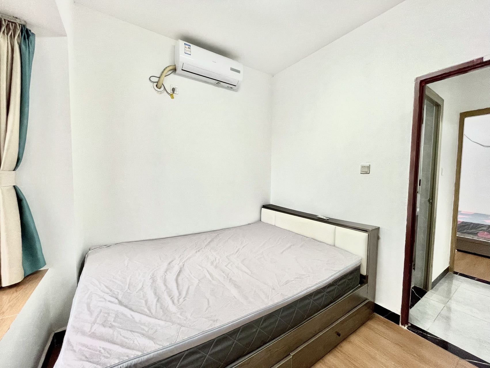 坡博家园四区 2室2厅1卫 2300.0元/月 坡博家园四区 2室2厅1卫 2300.0元/月室内图