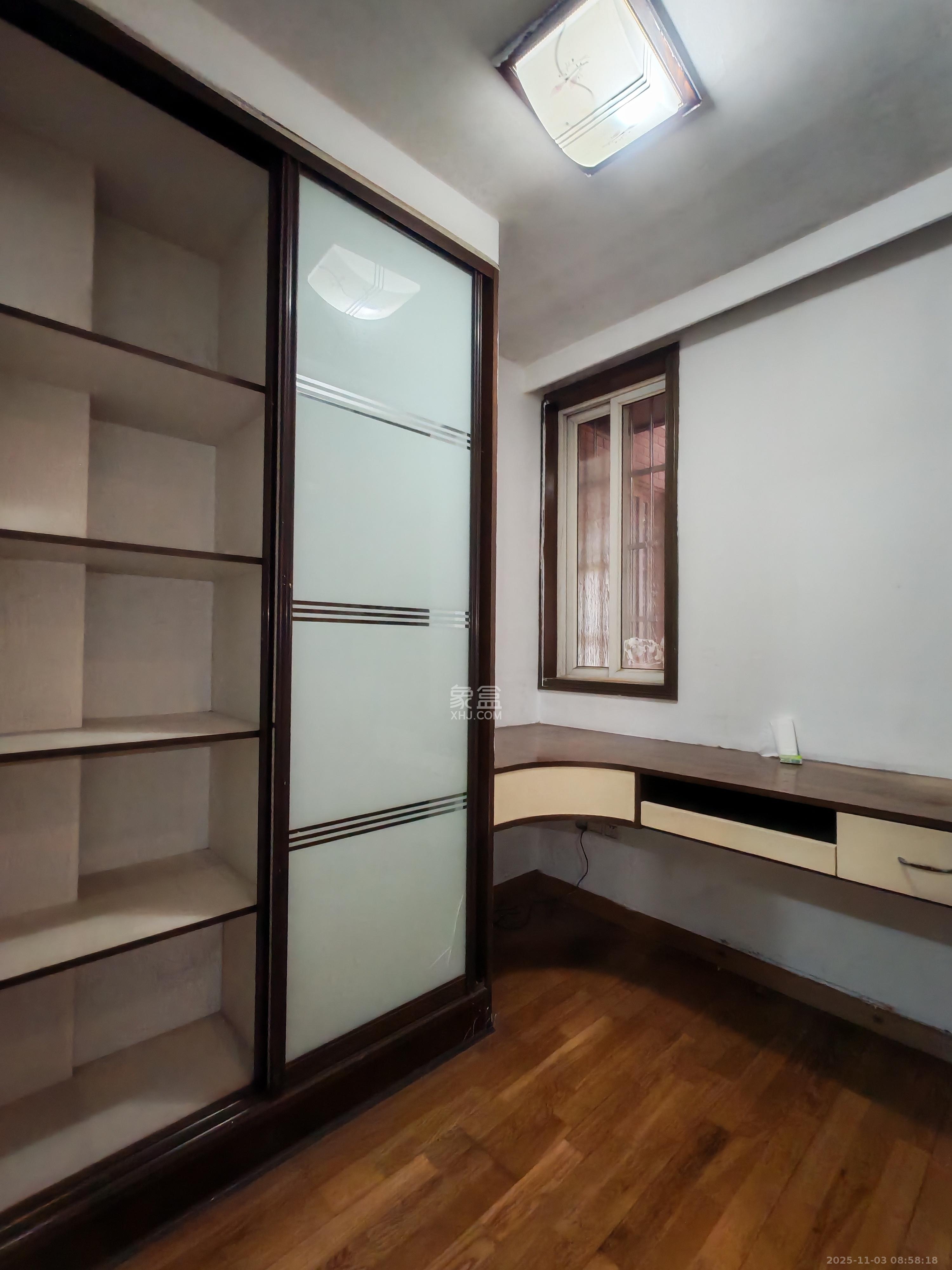 东城名苑 3室2厅2卫 1500.0元/月 东城名苑 3室2厅2卫 1500.0元/月室内图