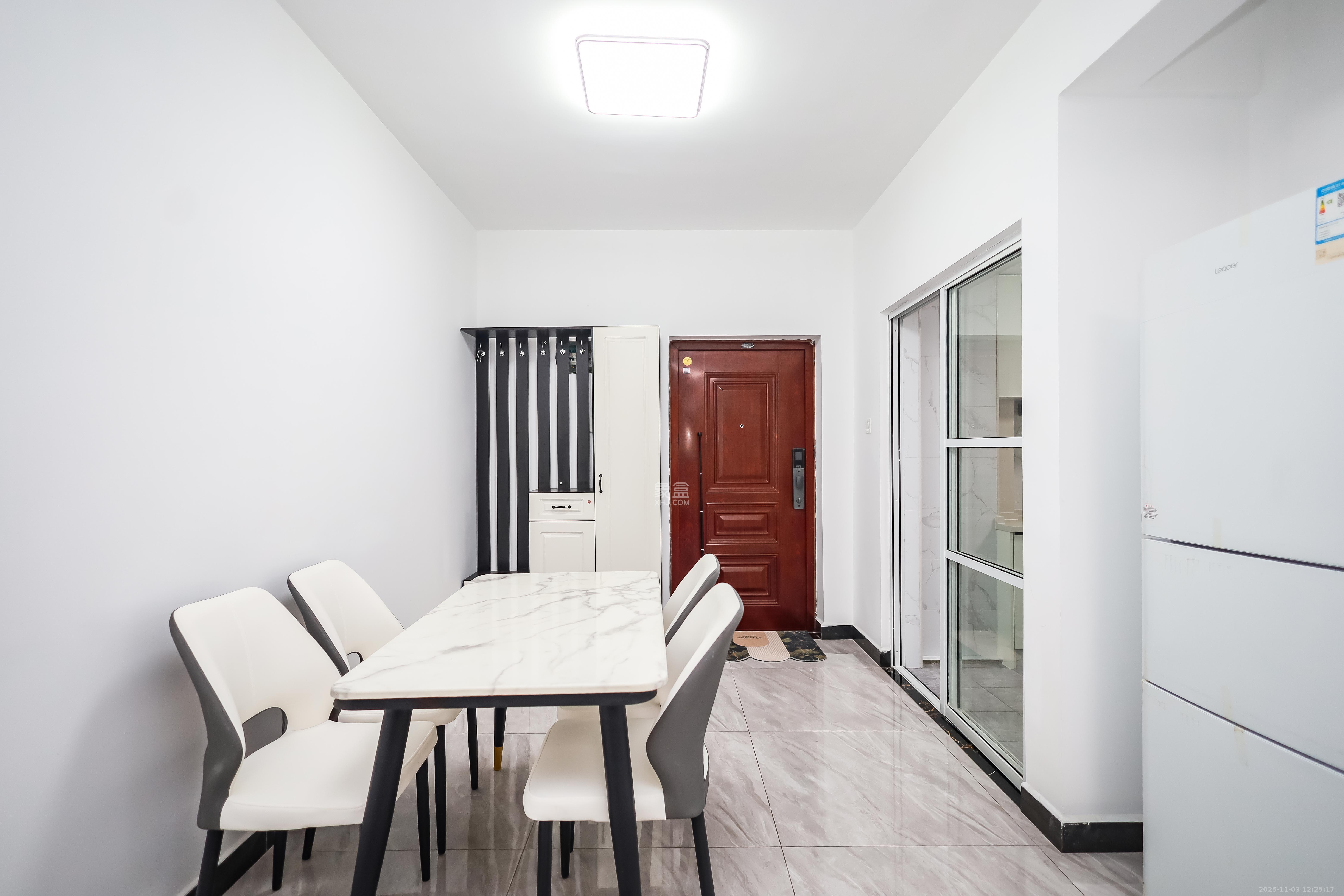 奥克斯缔壹城 3室2厅2卫 98.8万 奥克斯缔壹城 3室2厅2卫 98.8万客厅