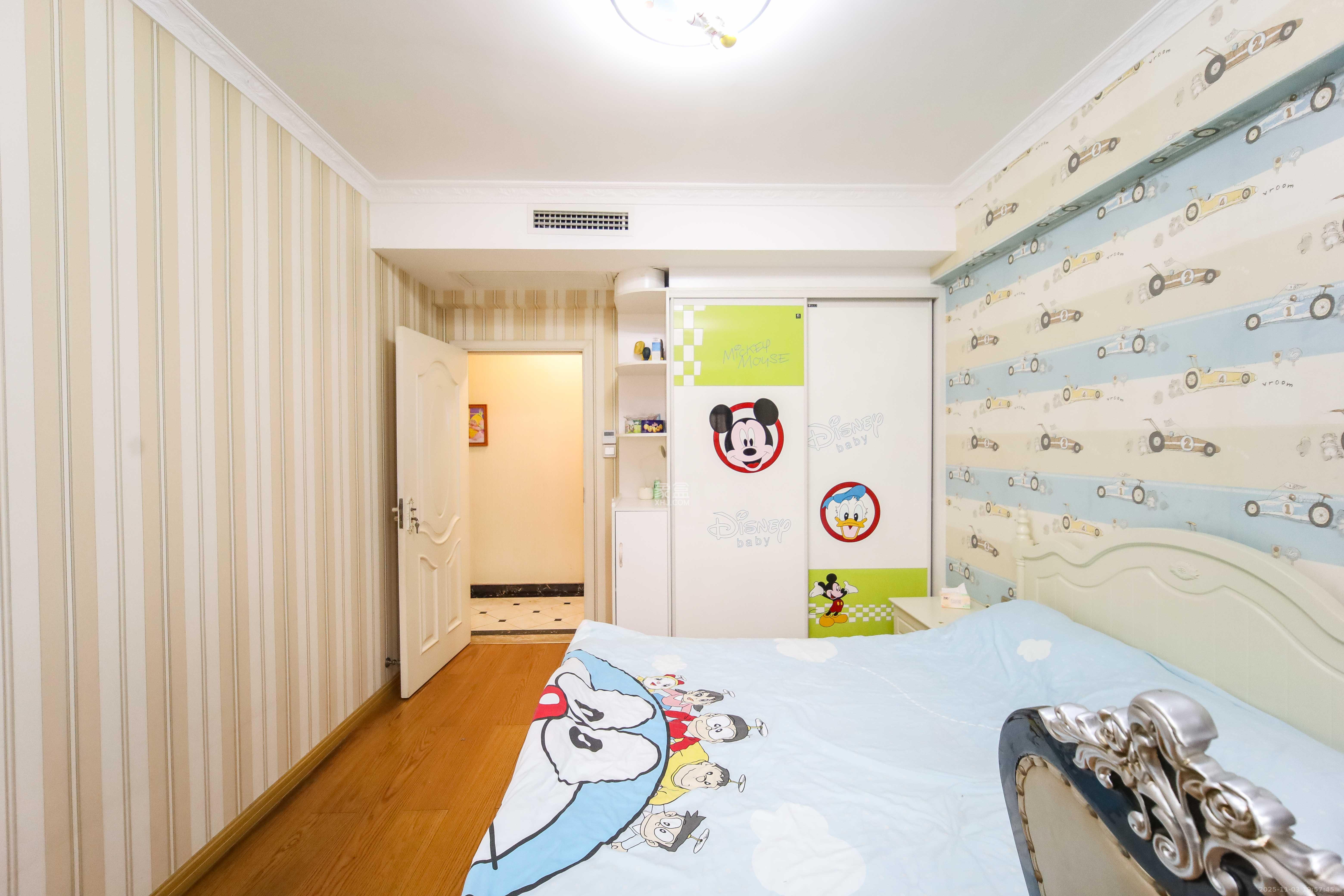 江河双水湾 4室2厅2卫 152.0万 江河双水湾 4室2厅2卫 152.0万卧室