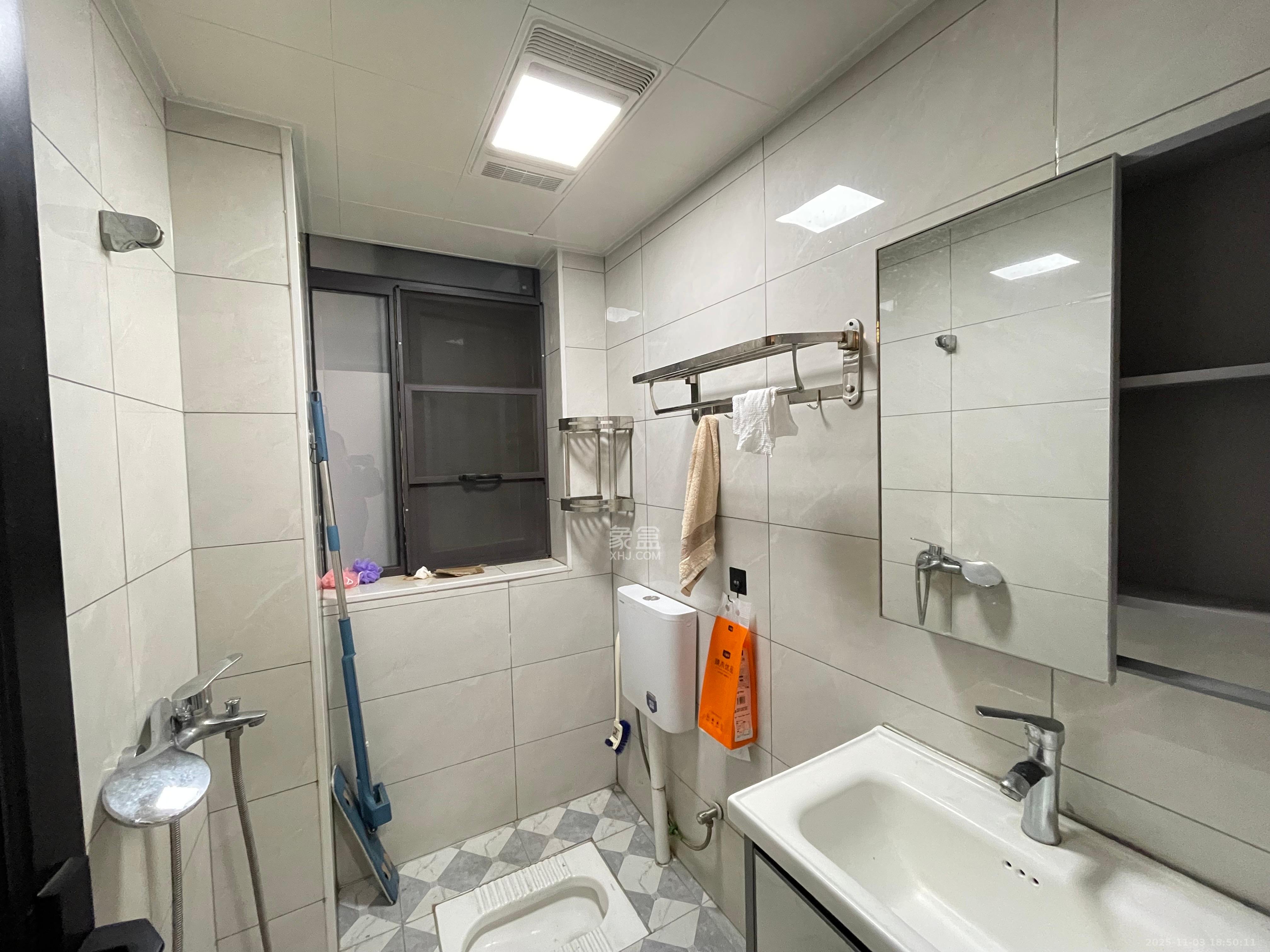 东岸梅园小区  1室0厅0卫    2000.0元/月室内图