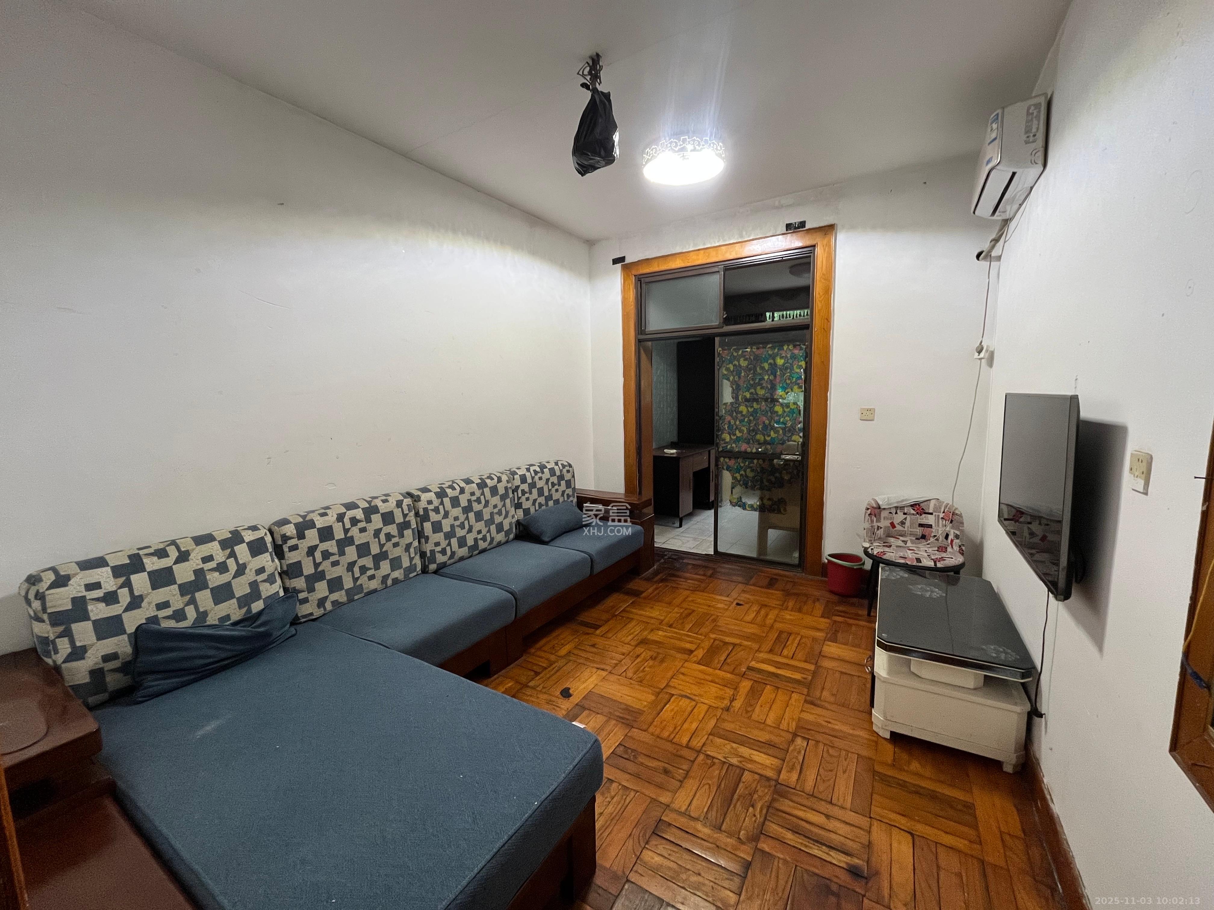 邮电新村  3室1厅1卫    1600.0元/月室内图1