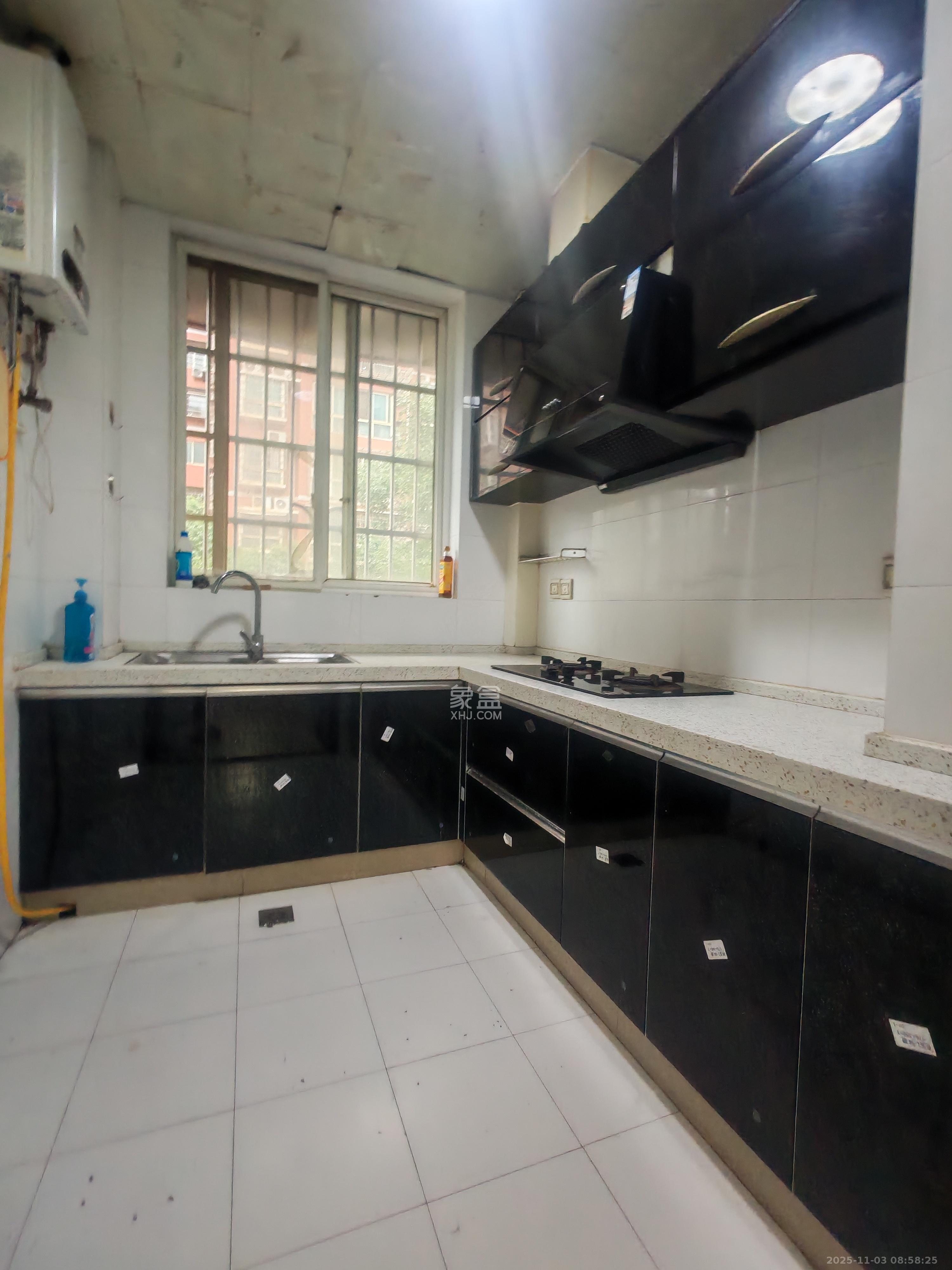 东城名苑  3室2厅2卫    1500.0元/月室内图