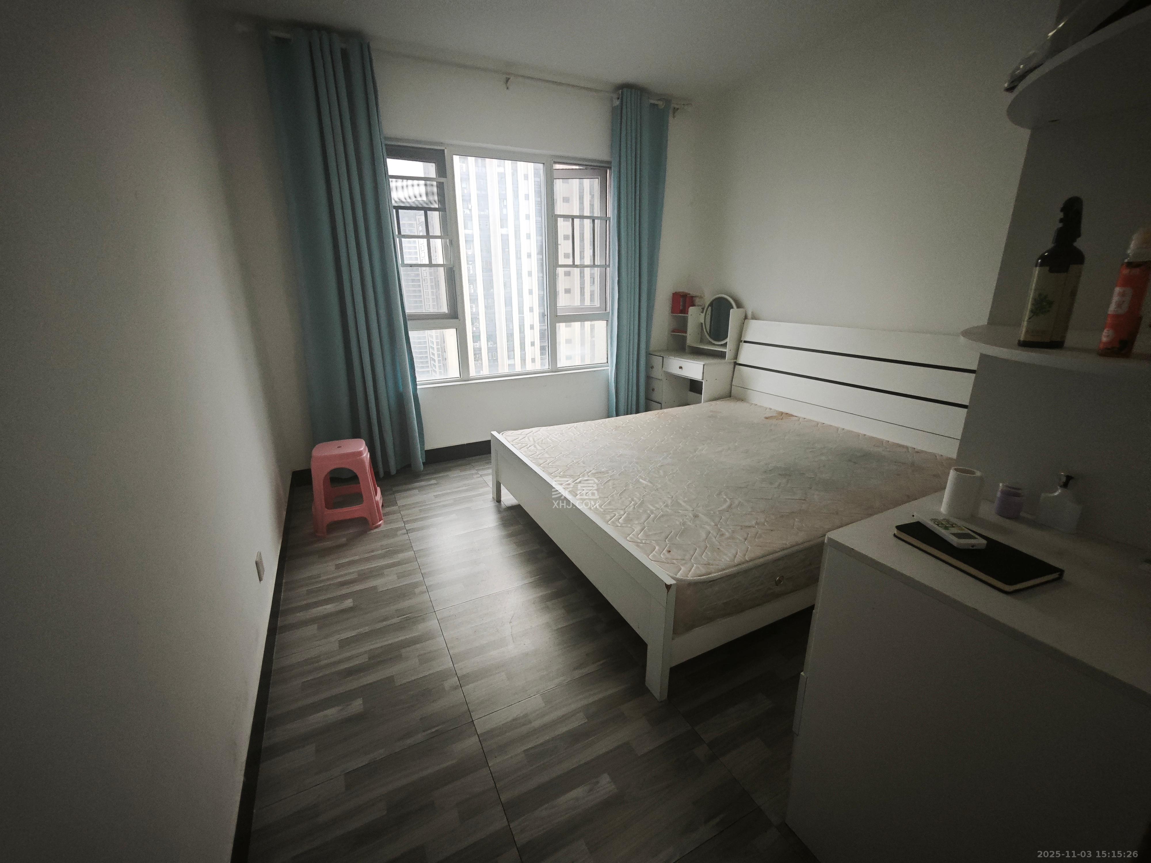 绿地之窗  4室2厅2卫    2600.0元/月室内图