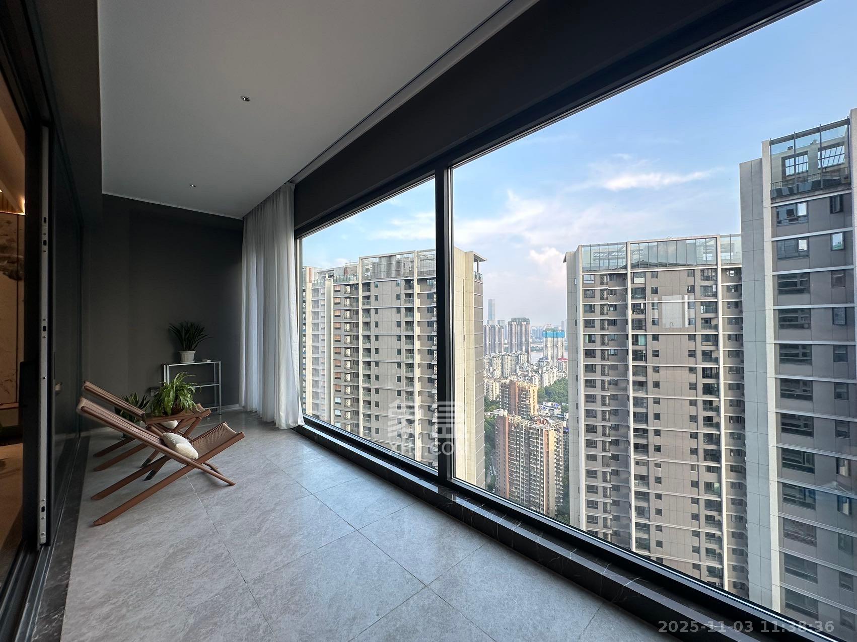 长沙悦府（华润万象城）  4室2厅3卫    19000.0元/月室内图