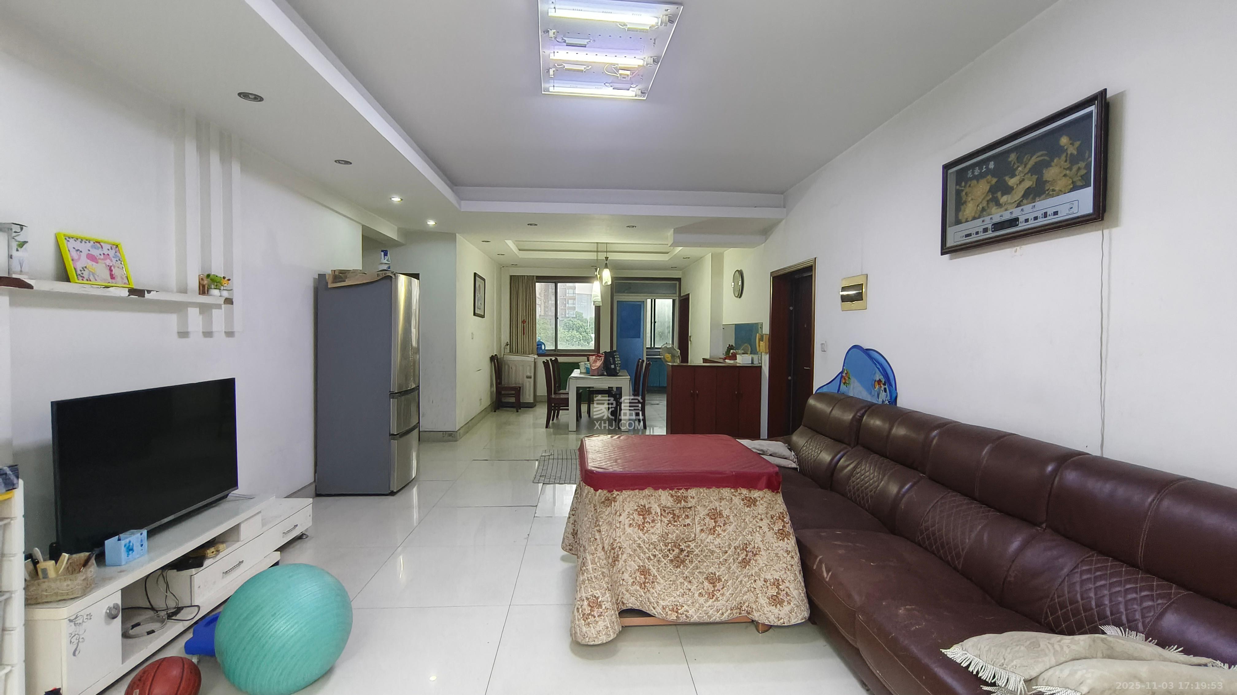 芙蓉苑  4室2厅2卫    2800.0元/月室内图