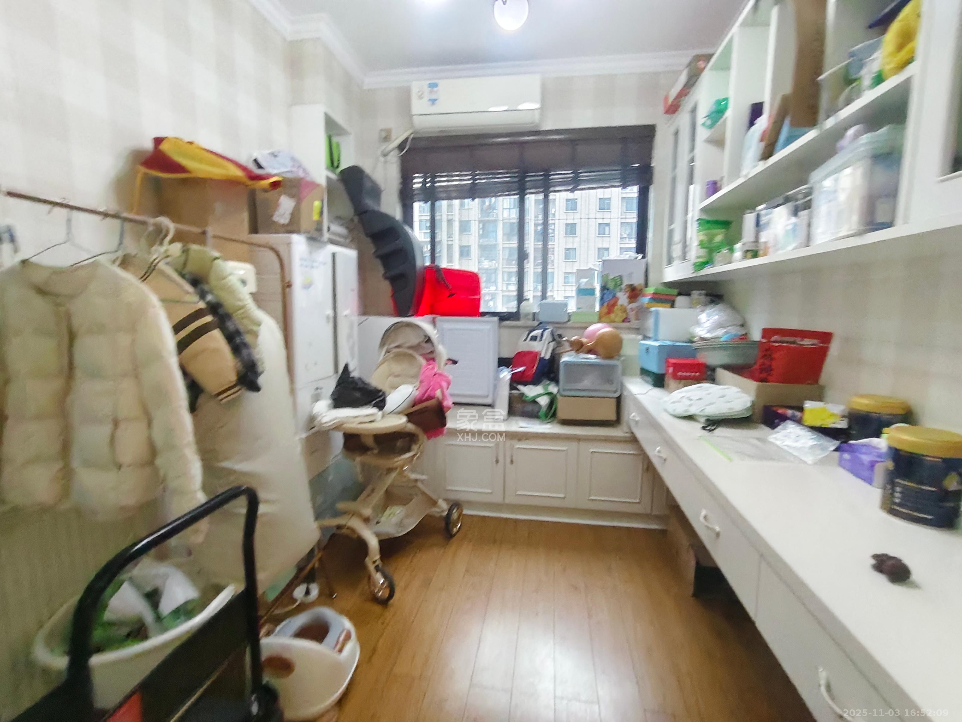 阳光丽城一期  4室2厅2卫    4000.0元/月室内图