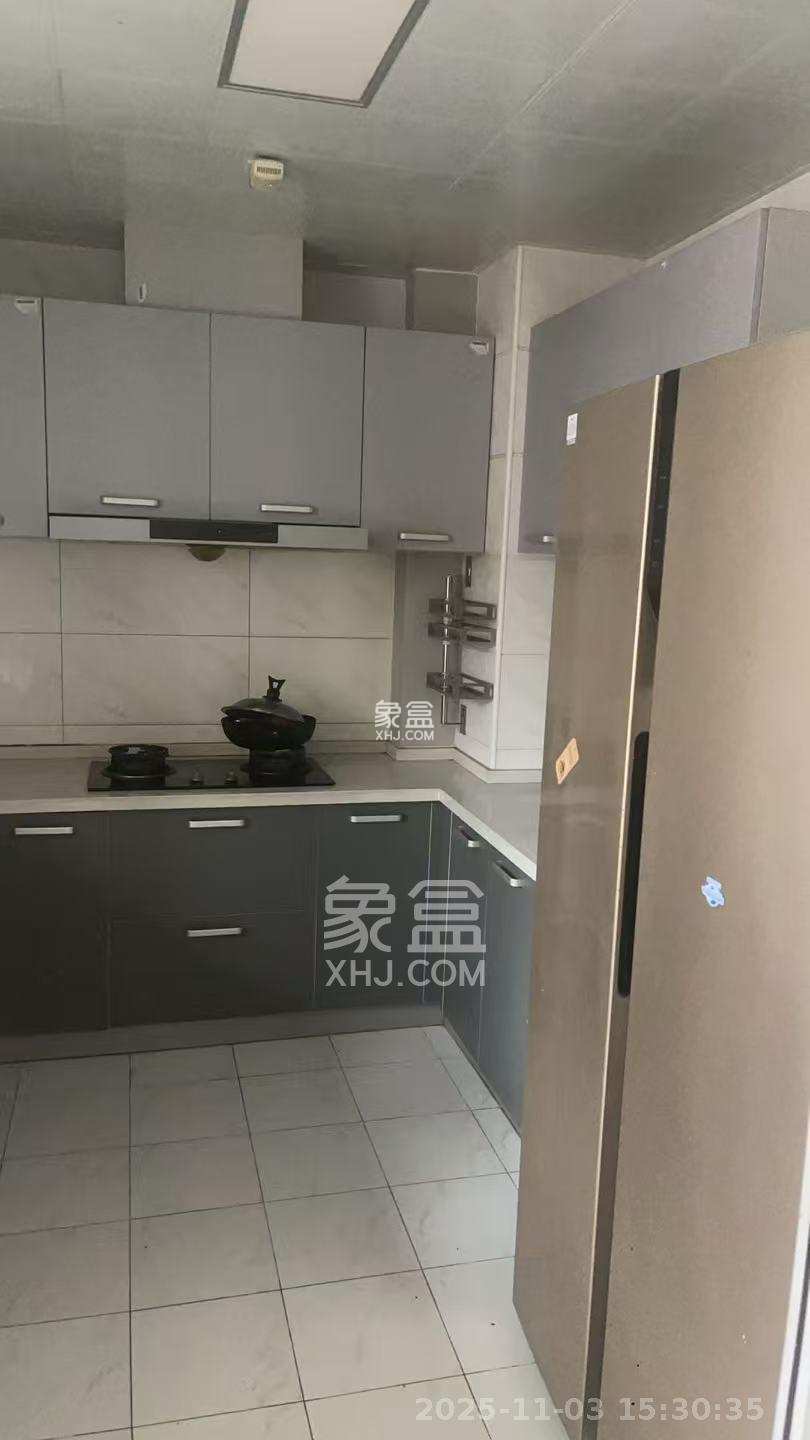 三一街区 3室2厅1卫 2200.0元/月 三一街区 3室2厅1卫 2200.0元/月室内图