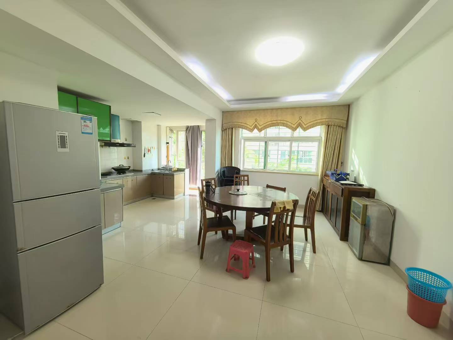 滨江温泉花园  3室2厅2卫    3600.0元/月室内图