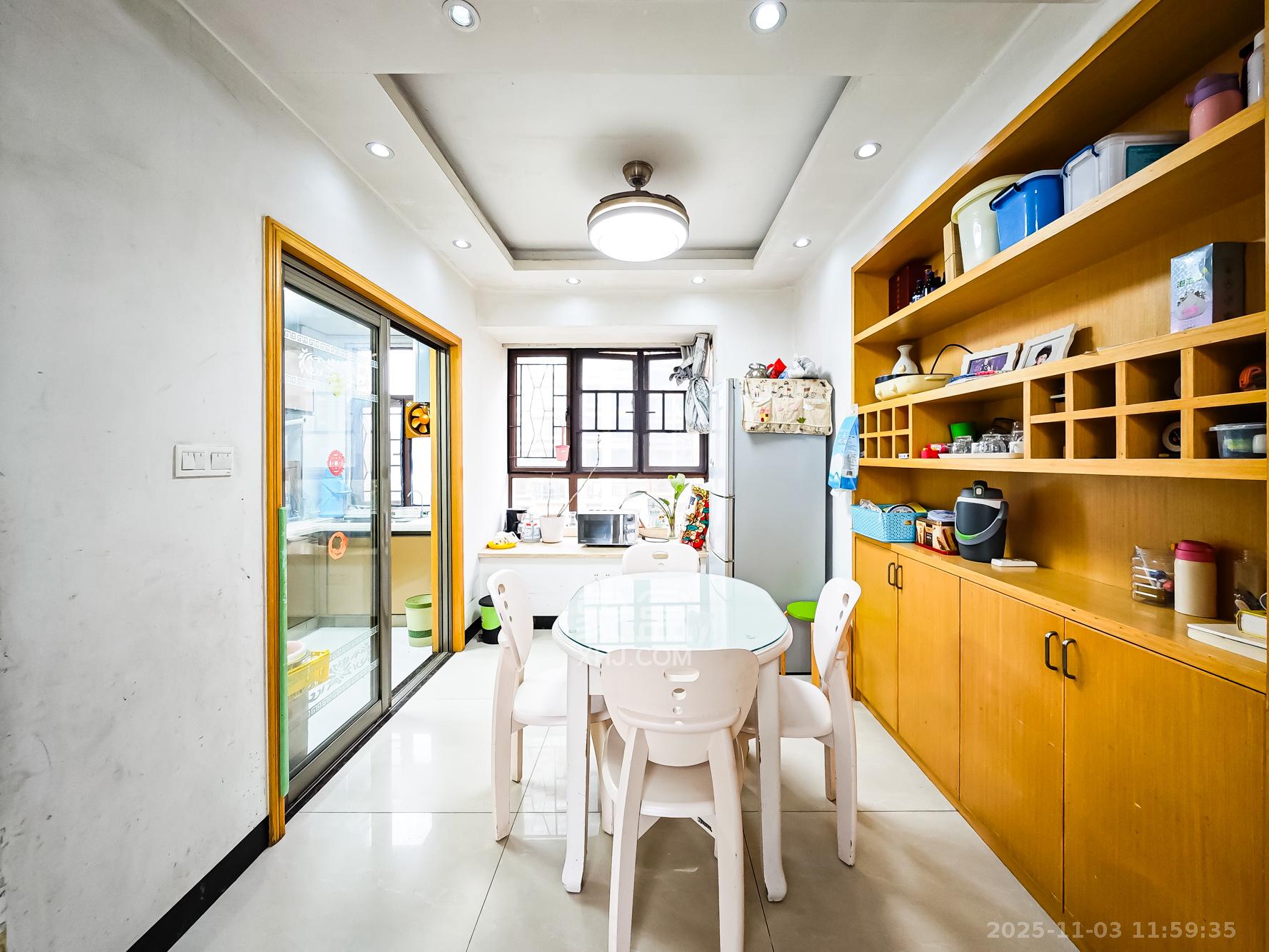 山语城二期  3室2厅1卫    76.8万客厅