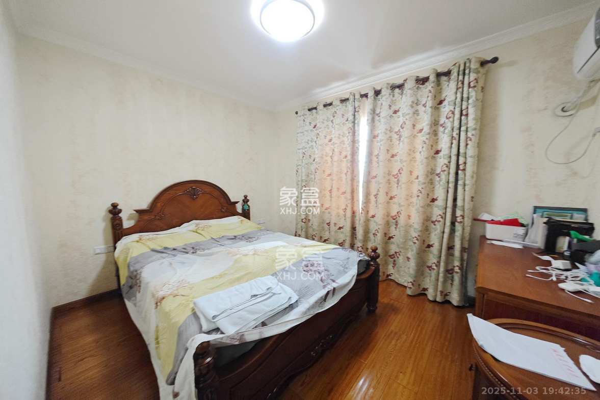 佳天瑞宁花园 3室2厅2卫 140.0万 佳天瑞宁花园 3室2厅2卫 140.0万卧室