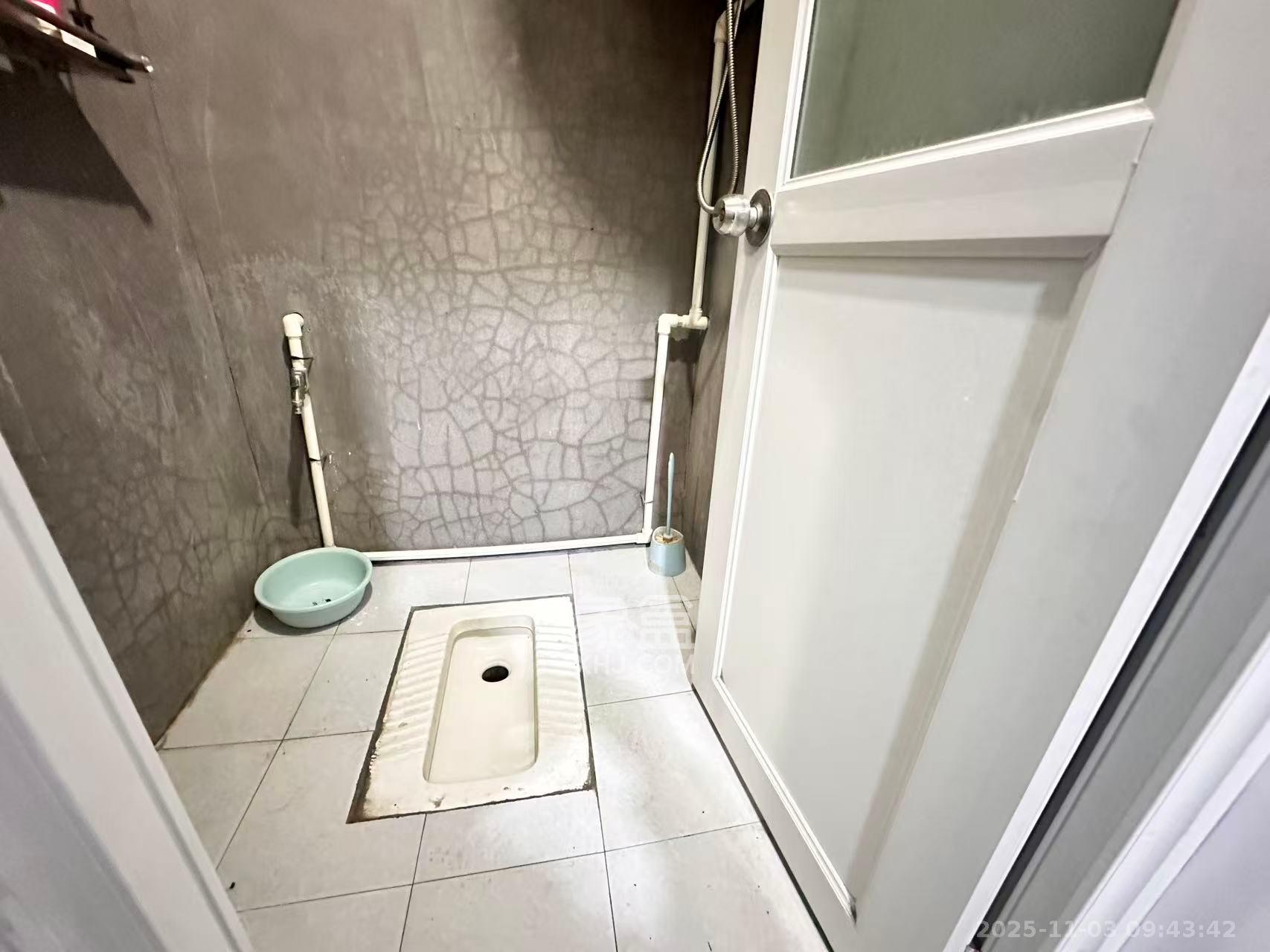 新兴小区(杨家山社区) 1室1厅1卫 1200.0元/月 新兴小区(杨家山社区) 1室1厅1卫 1200.0元/月室内图