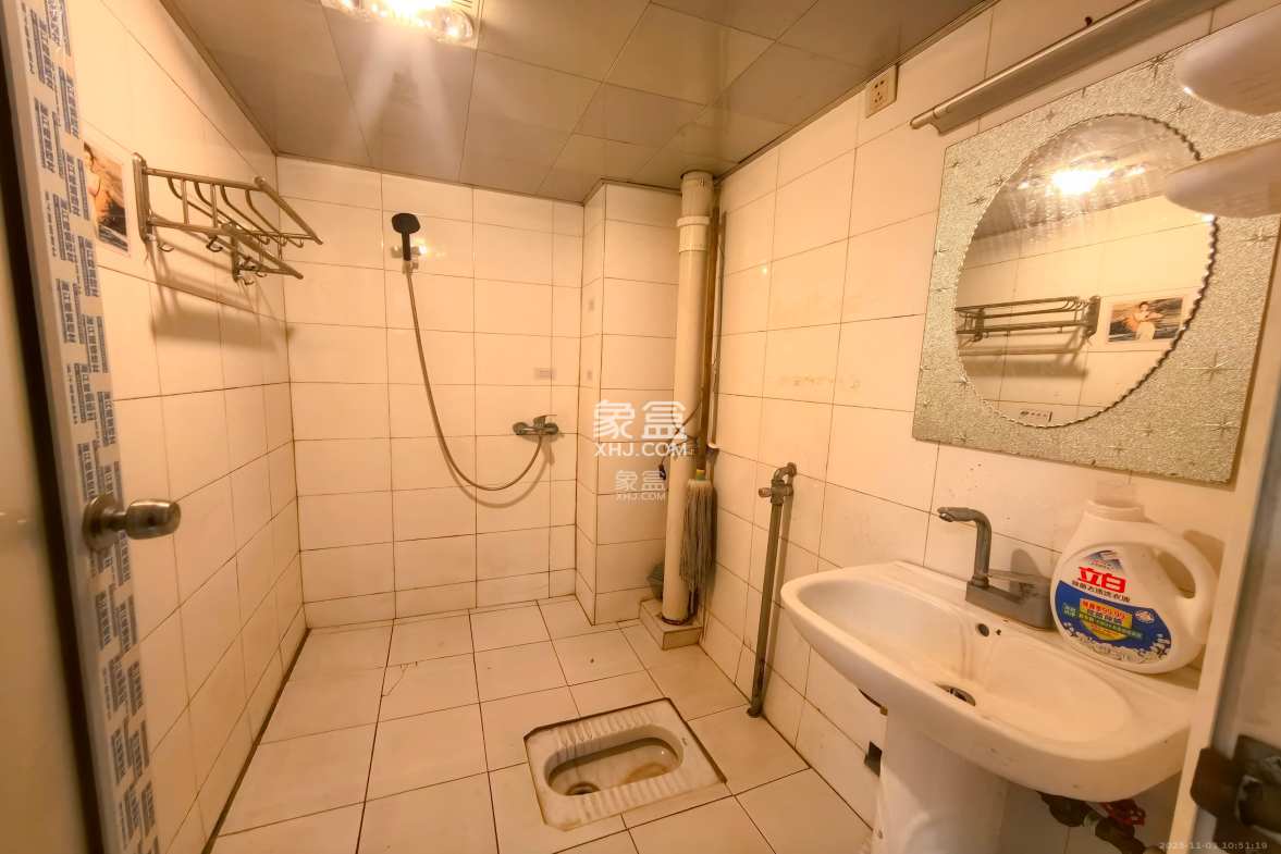 满庭芳小区 1室1厅1卫 1500.0元/月 满庭芳小区 1室1厅1卫 1500.0元/月室内图