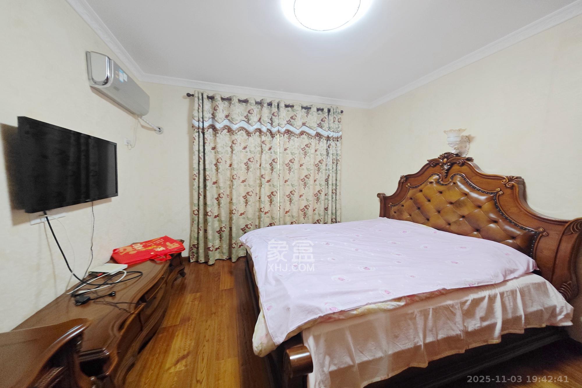 佳天瑞宁花园 3室2厅2卫 140.0万 佳天瑞宁花园 3室2厅2卫 140.0万卧室