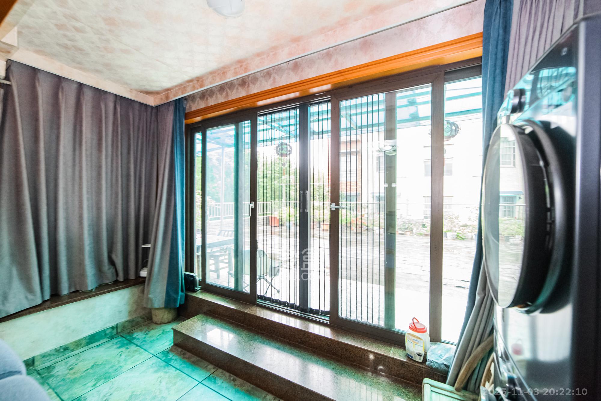 滨江美寓(滨江丽园) 3室2厅2卫 100.0万 滨江美寓(滨江丽园) 3室2厅2卫 100.0万阳台