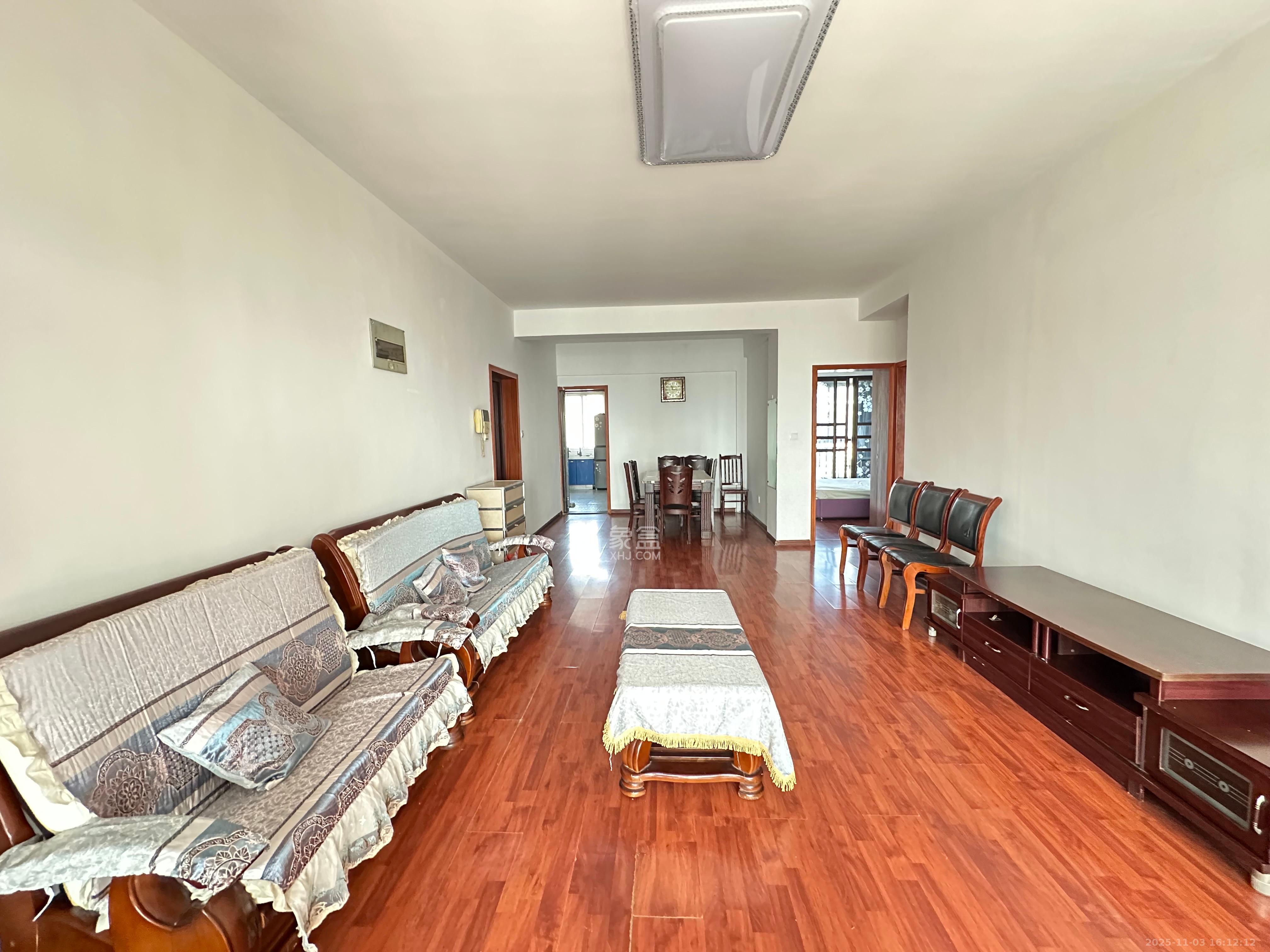 银港佳园 3室2厅2卫 1600.0元/月 银港佳园 3室2厅2卫 1600.0元/月室内图