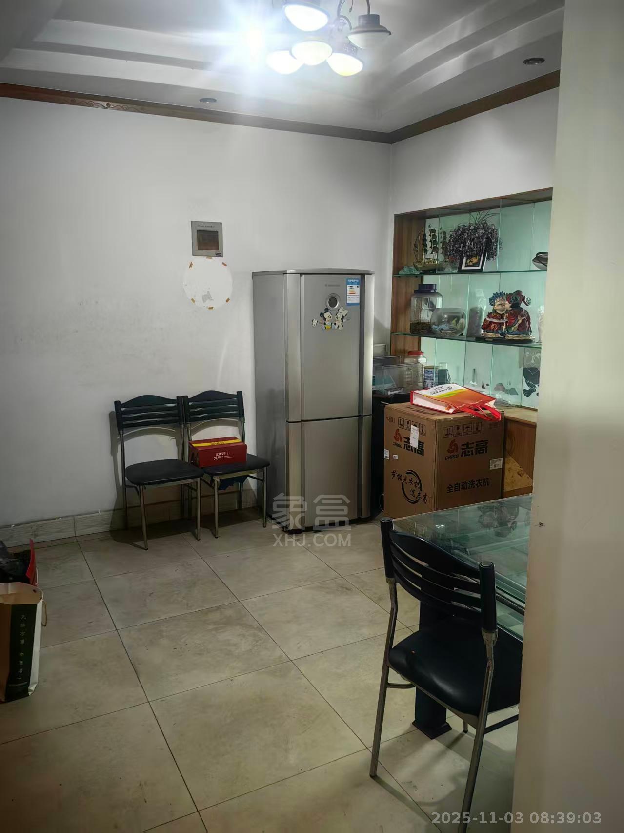 人民北路散盘 2室2厅1卫 900.0元/月 人民北路散盘 2室2厅1卫 900.0元/月室内图