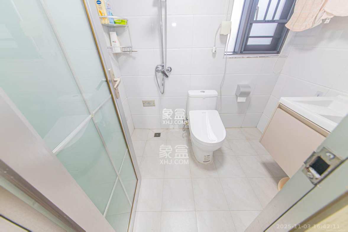 生活艺术城 3室2厅2卫 2500.0元/月 生活艺术城 3室2厅2卫 2500.0元/月室内图