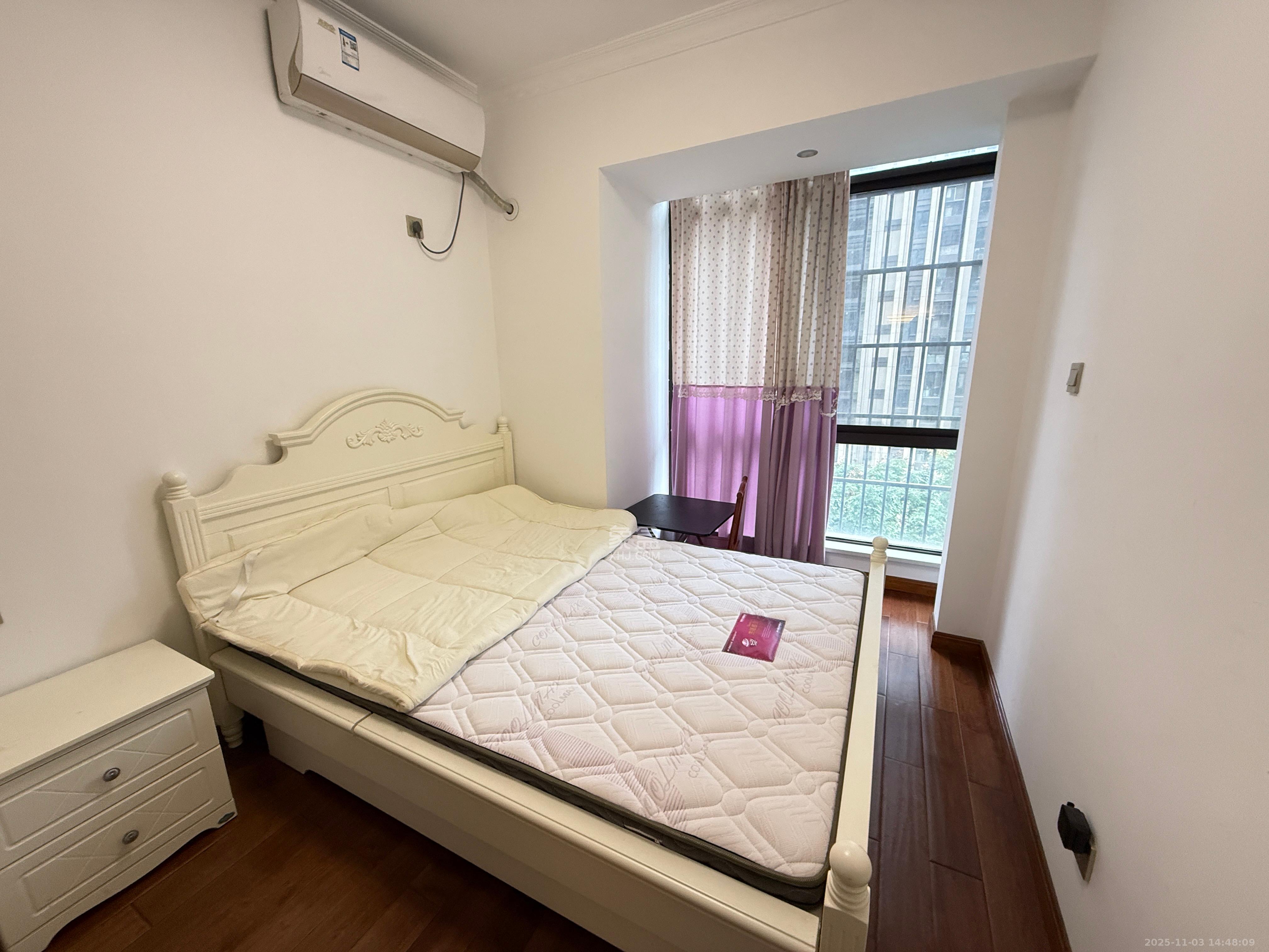 绿地之窗  2室2厅1卫    2200.0元/月室内图