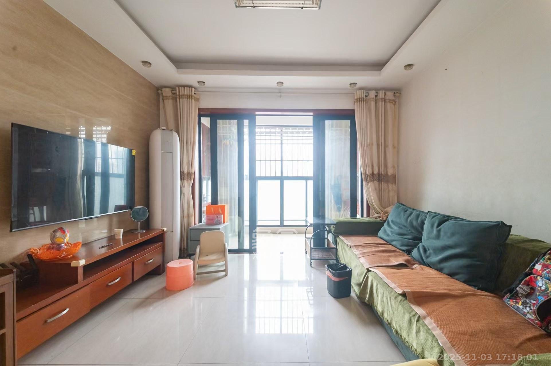 蓝山郡  3室2厅1卫    2000.0元/月室内图