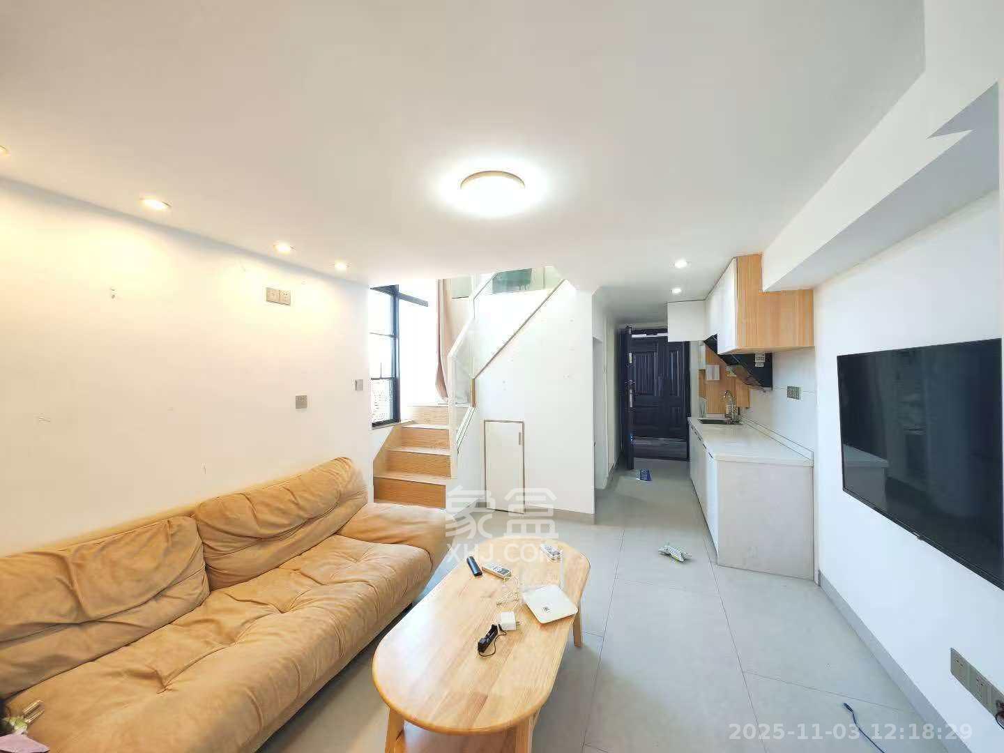 天麓轻奢国际  1室1厅1卫    1700.0元/月室内图